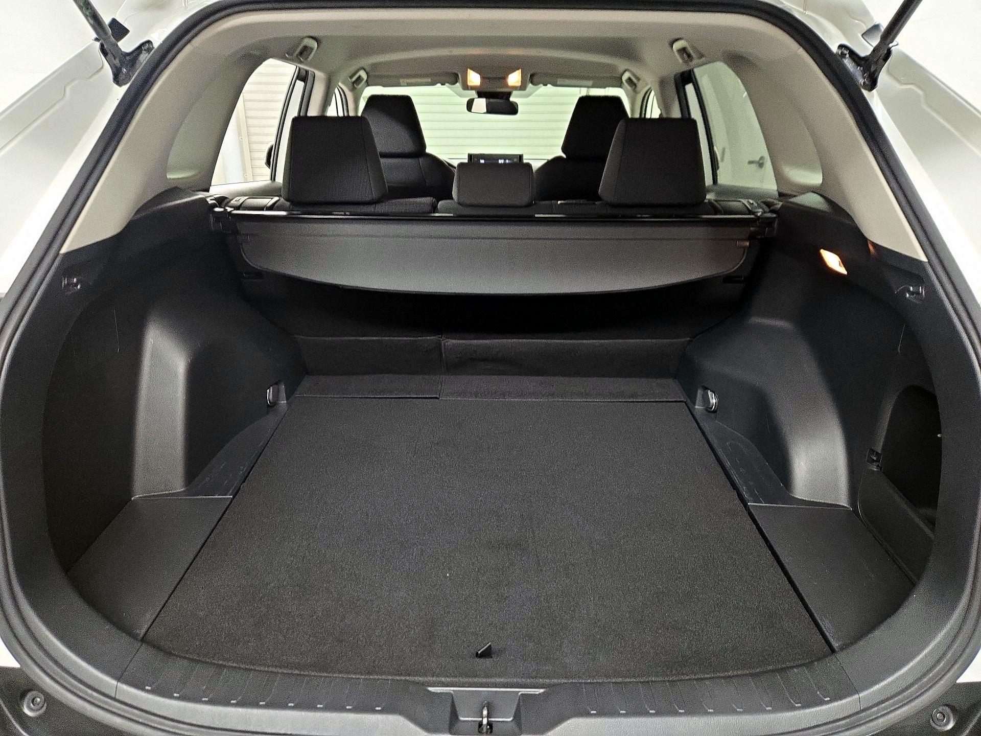 Thumbnail: 2019 Toyota RAV4 - 20