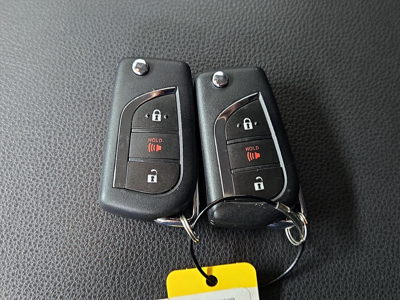 2019 Toyota RAV4 LE - Photo 23