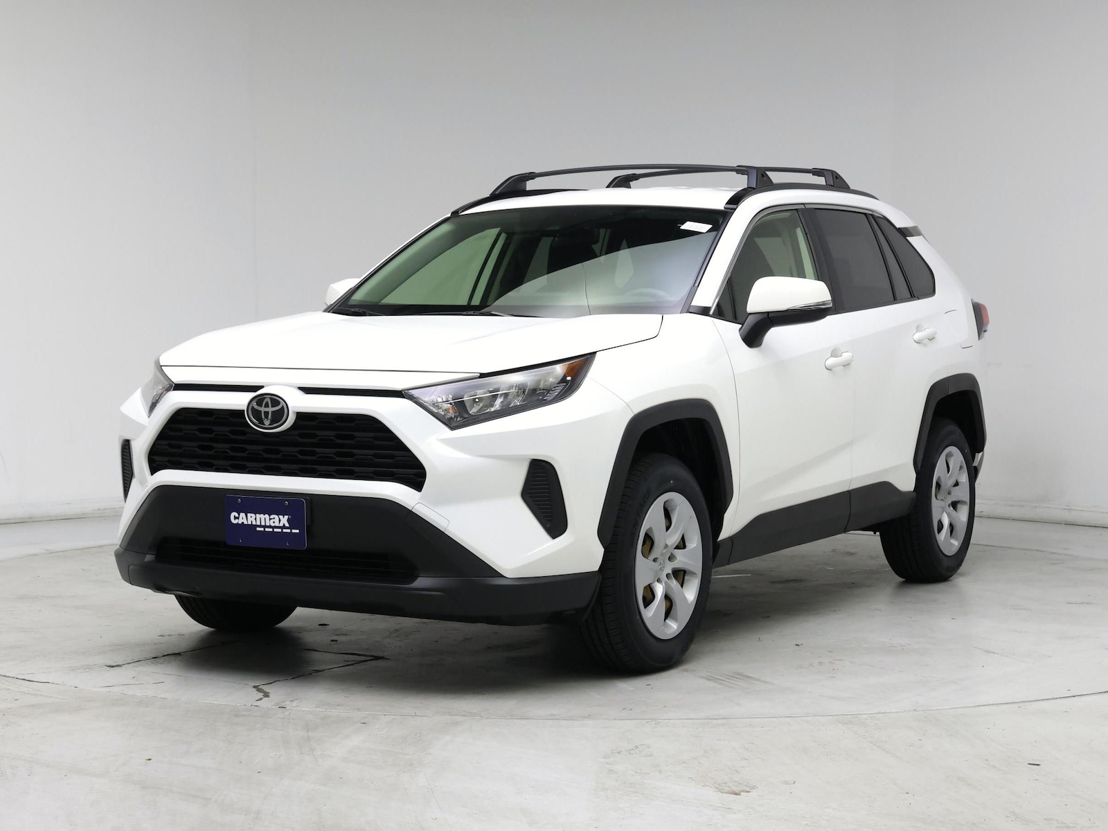 2019 Toyota RAV4 LE - Photo 5