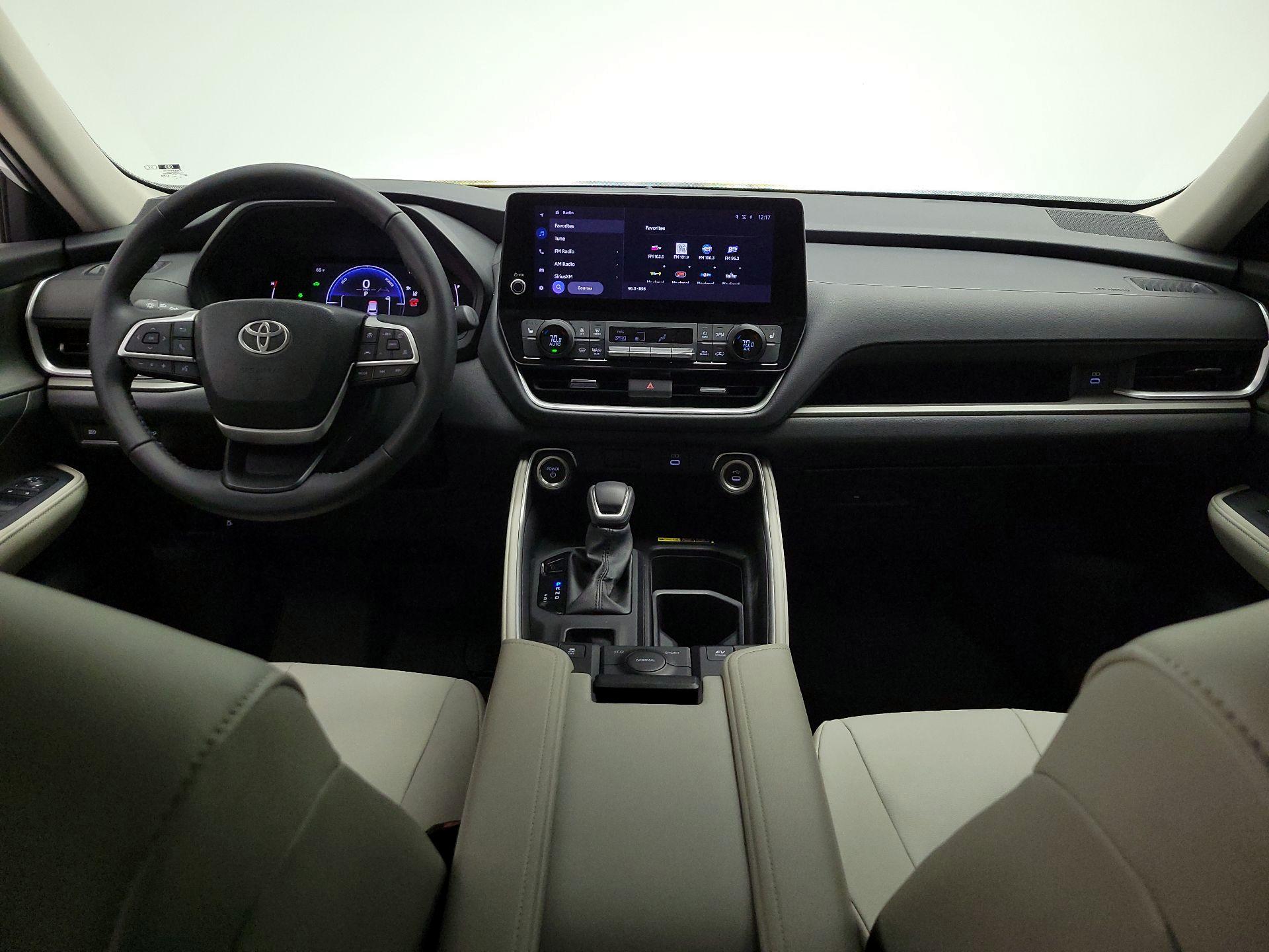 Thumbnail: 2025 Toyota Highlander - 9