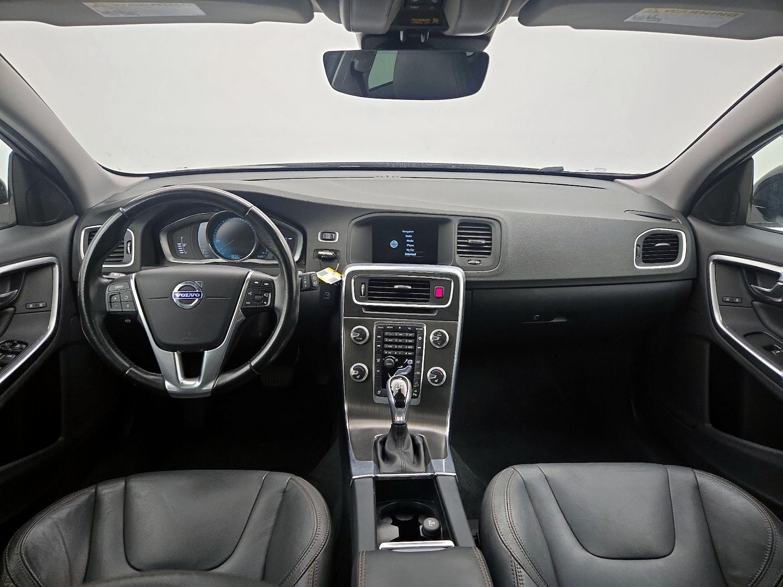 2016 Volvo V60 Base - Photo 10