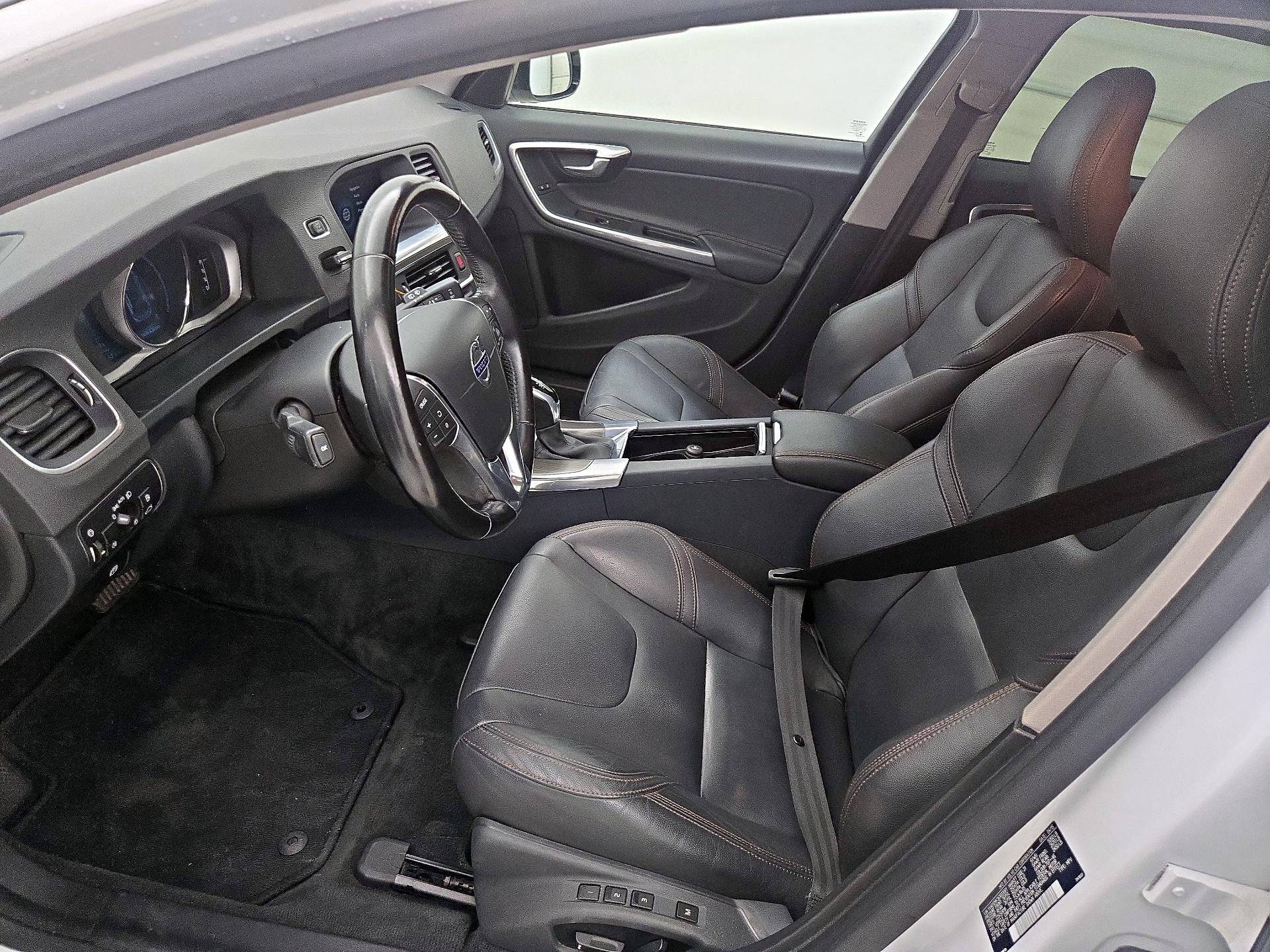 Thumbnail: 2016 Volvo S60 - 11