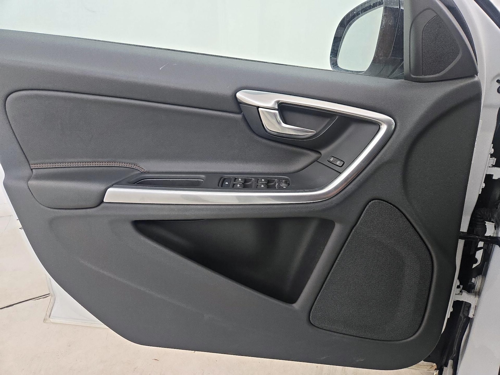 2016 Volvo V60 Base - Photo 13