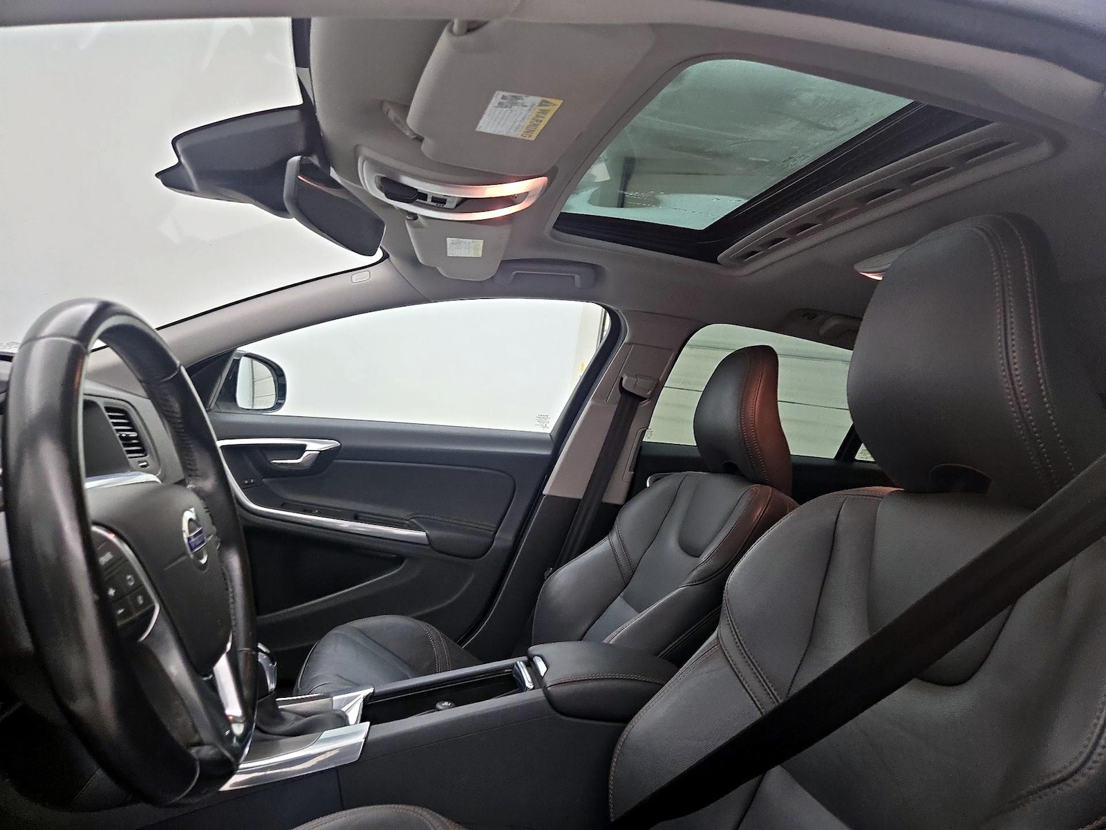 2016 Volvo V60 Base - Photo 19