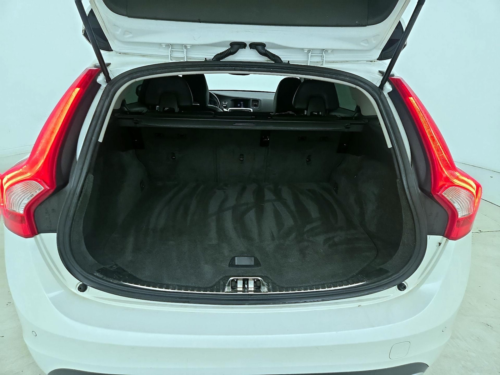 2016 Volvo V60 Base - Photo 21