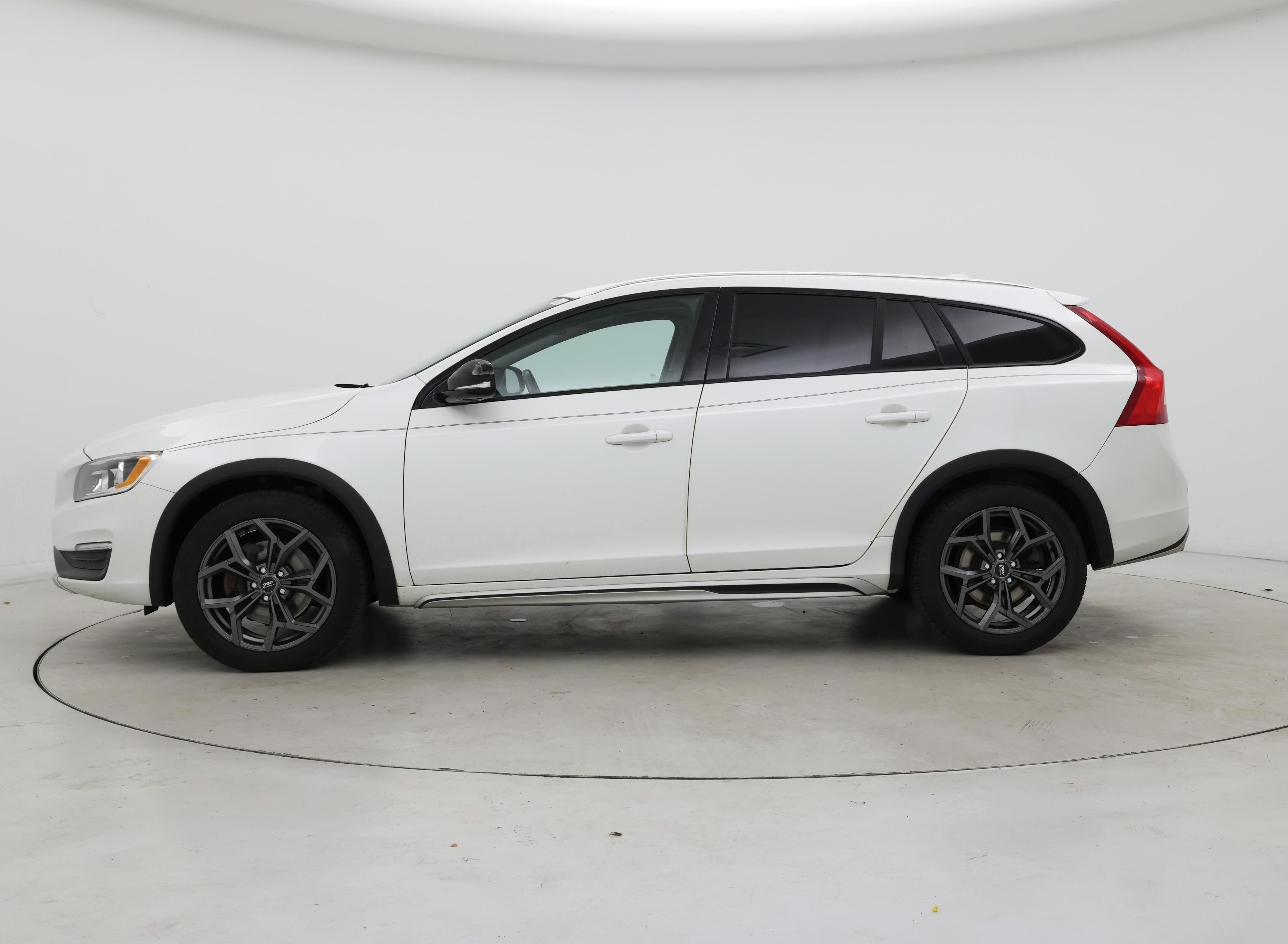 Thumbnail: 2016 Volvo S60 - 3