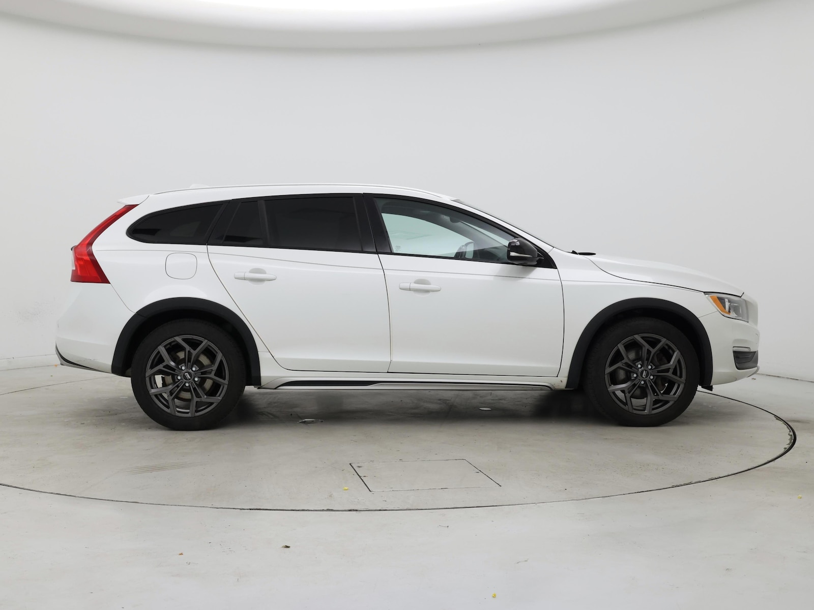 2016 Volvo V60 Base - Photo 8