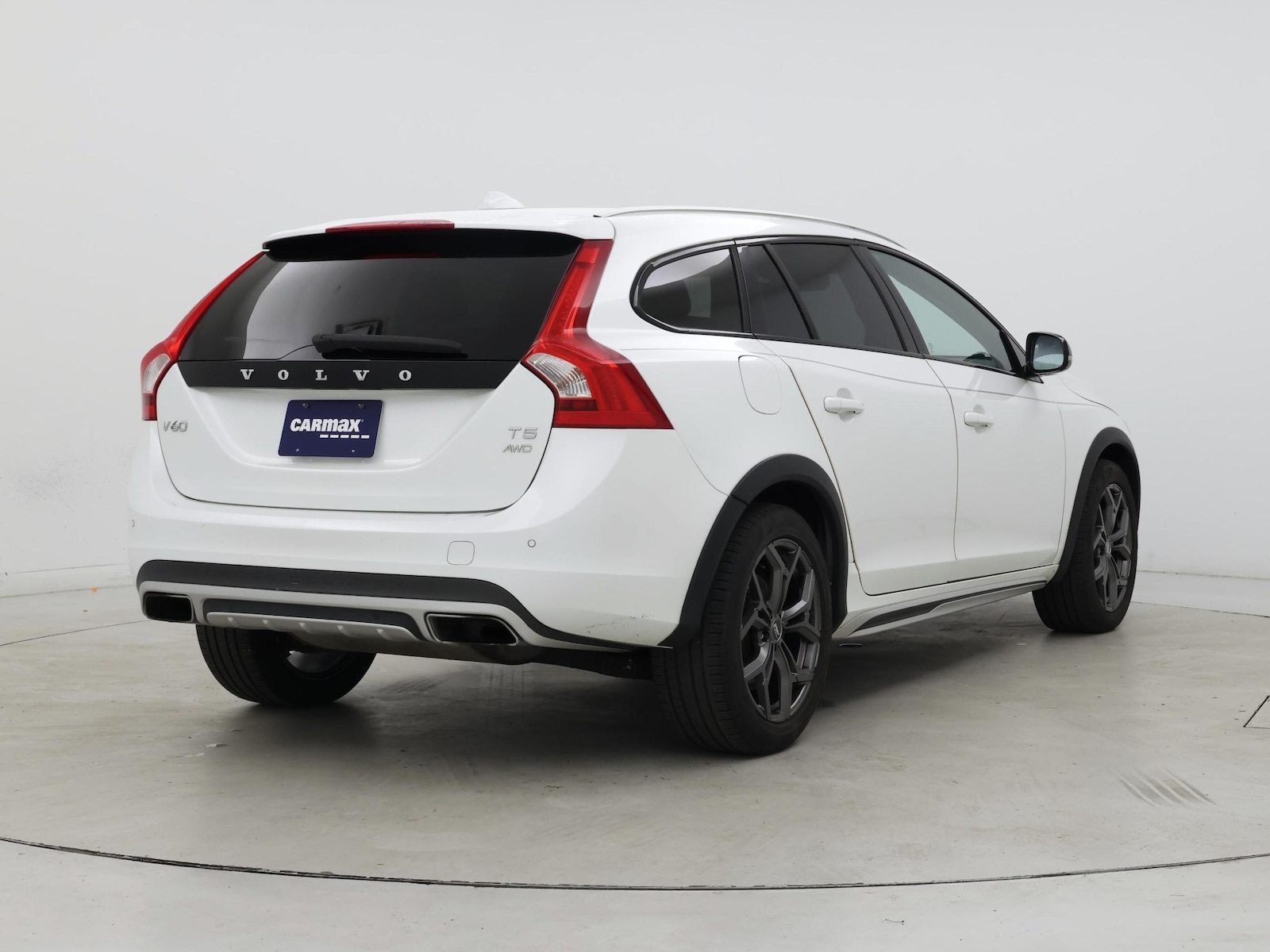 2016 Volvo V60 Base - Photo 9