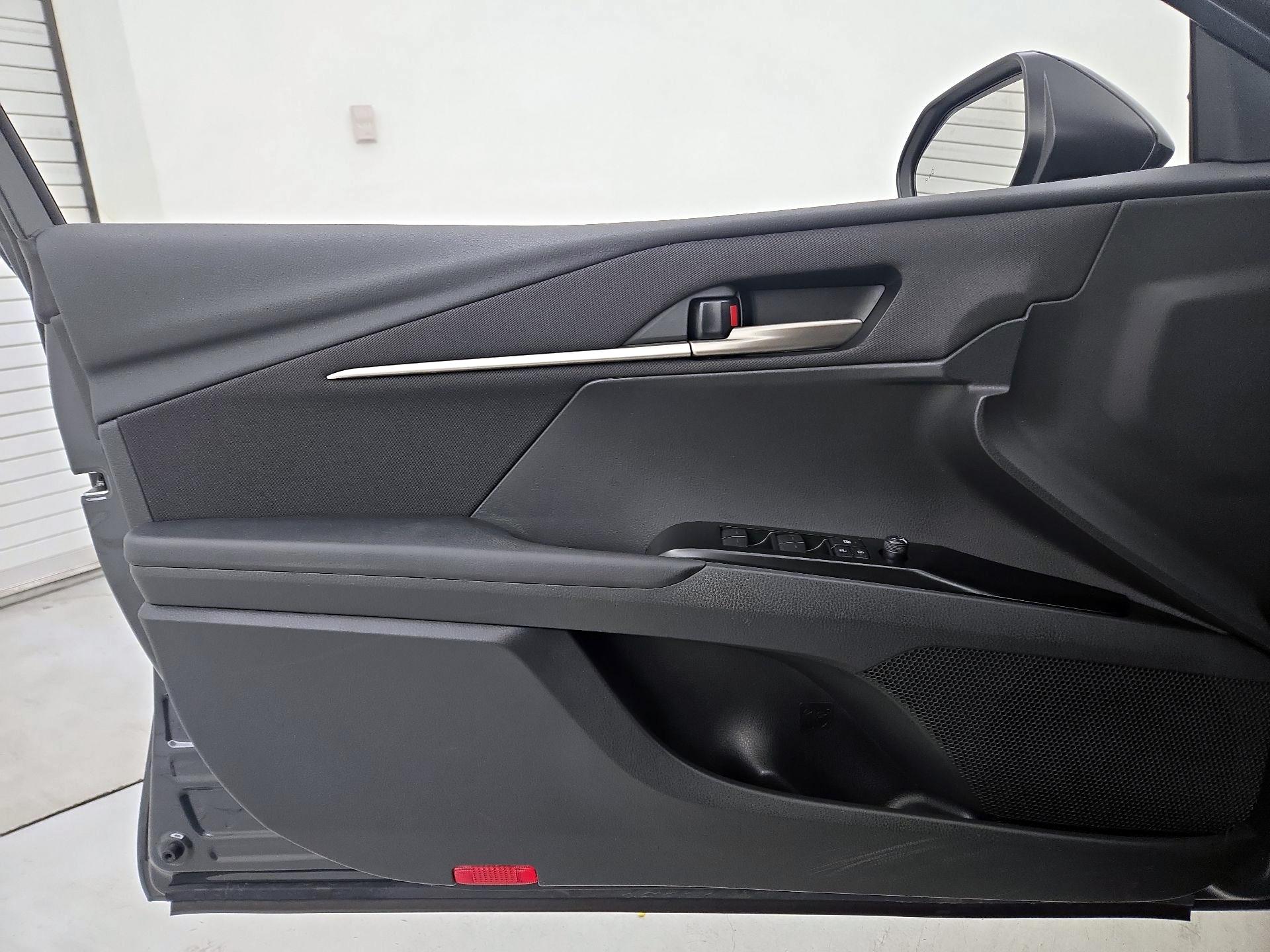 Thumbnail: 2025 Toyota Camry - 12