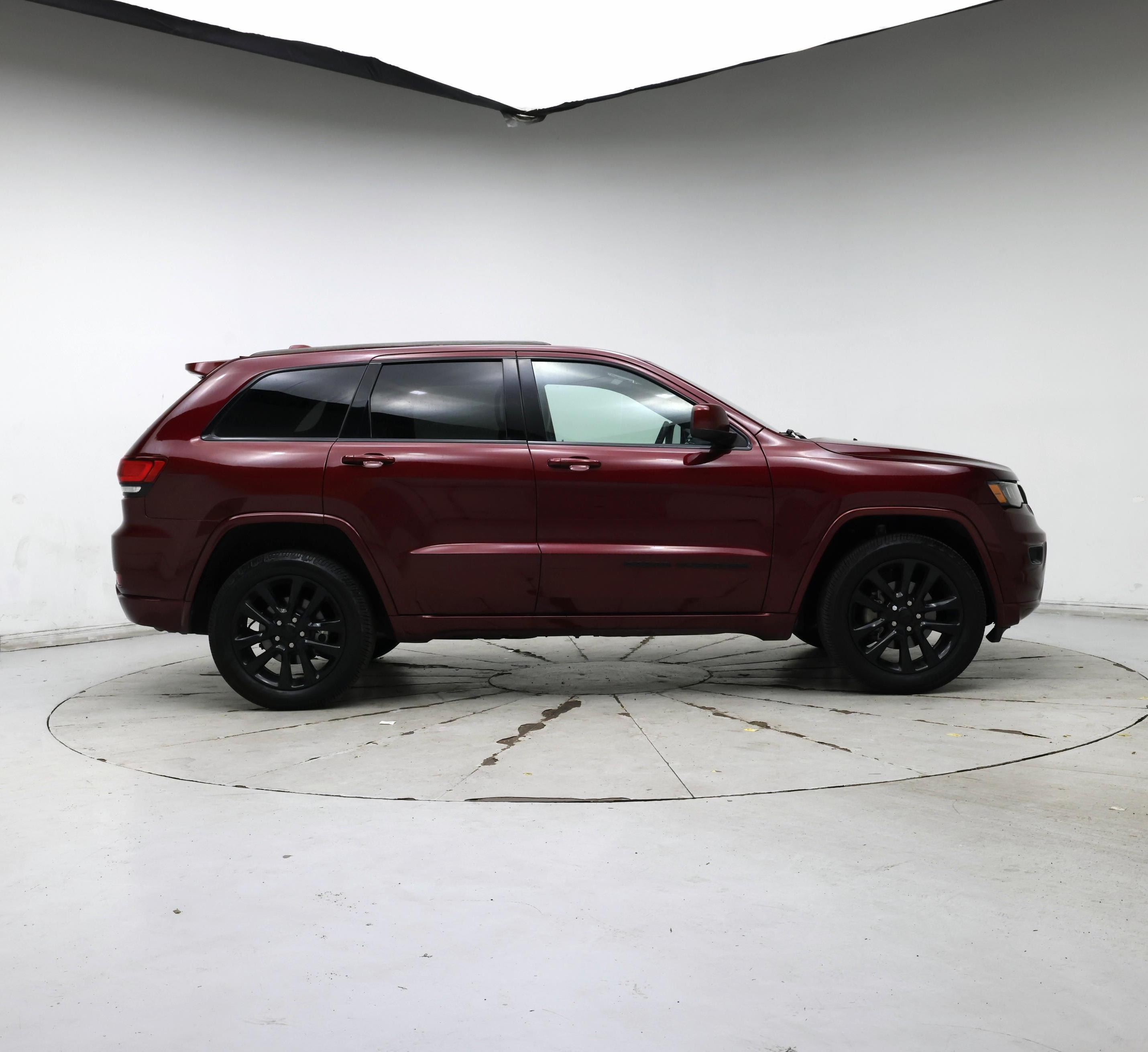 Thumbnail: 2018 Jeep Grand Cherokee - 7