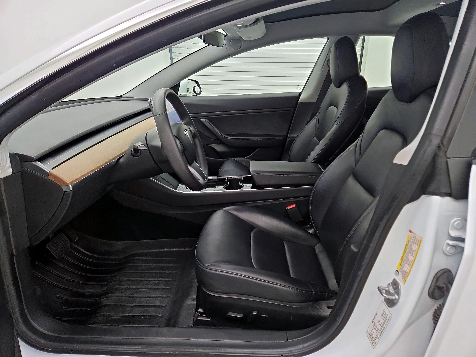 Thumbnail: 2019 Tesla Model 3 - 11