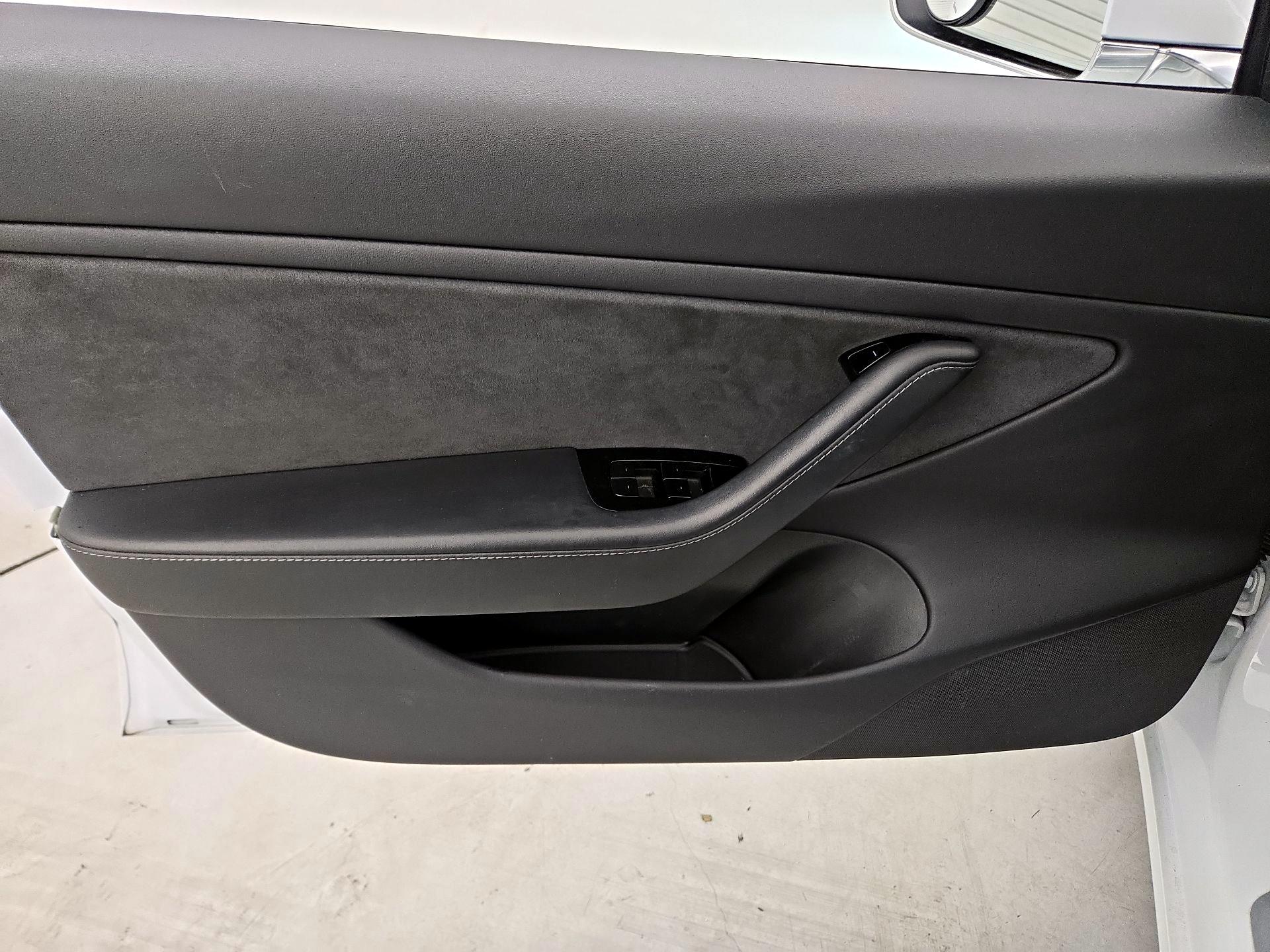 Thumbnail: 2019 Tesla Model 3 - 12