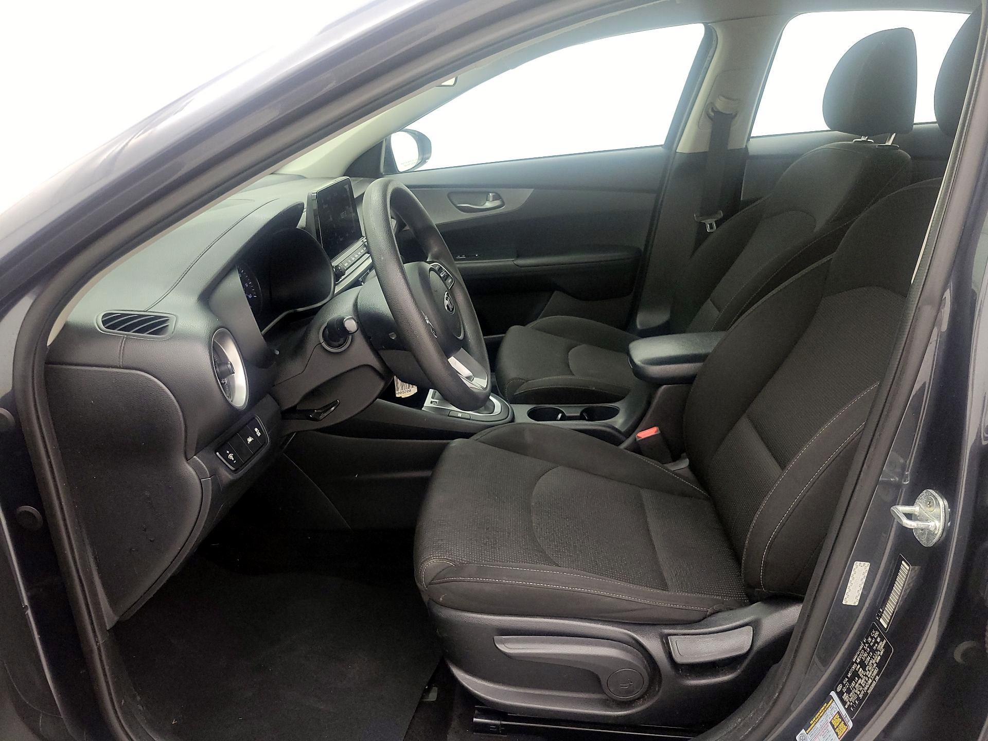 Thumbnail: 2021 Kia Forte - 11
