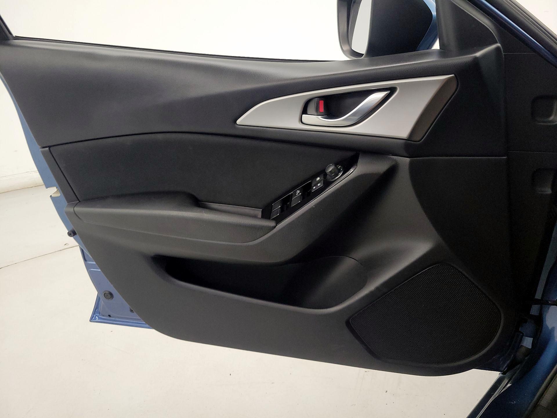 Thumbnail: 2017 Mazda Mazda3 - 12