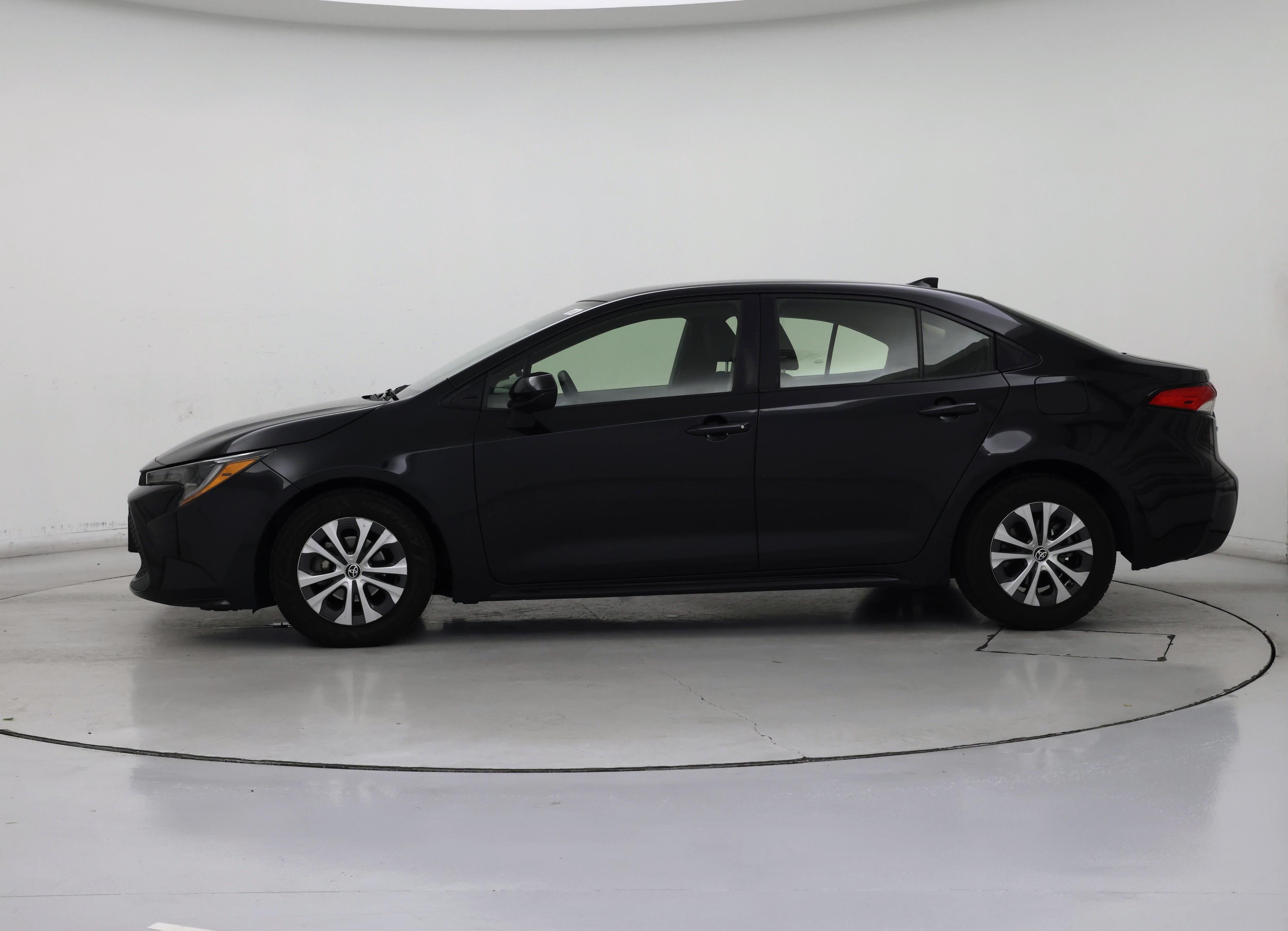 Thumbnail: 2022 Toyota Corolla - 3