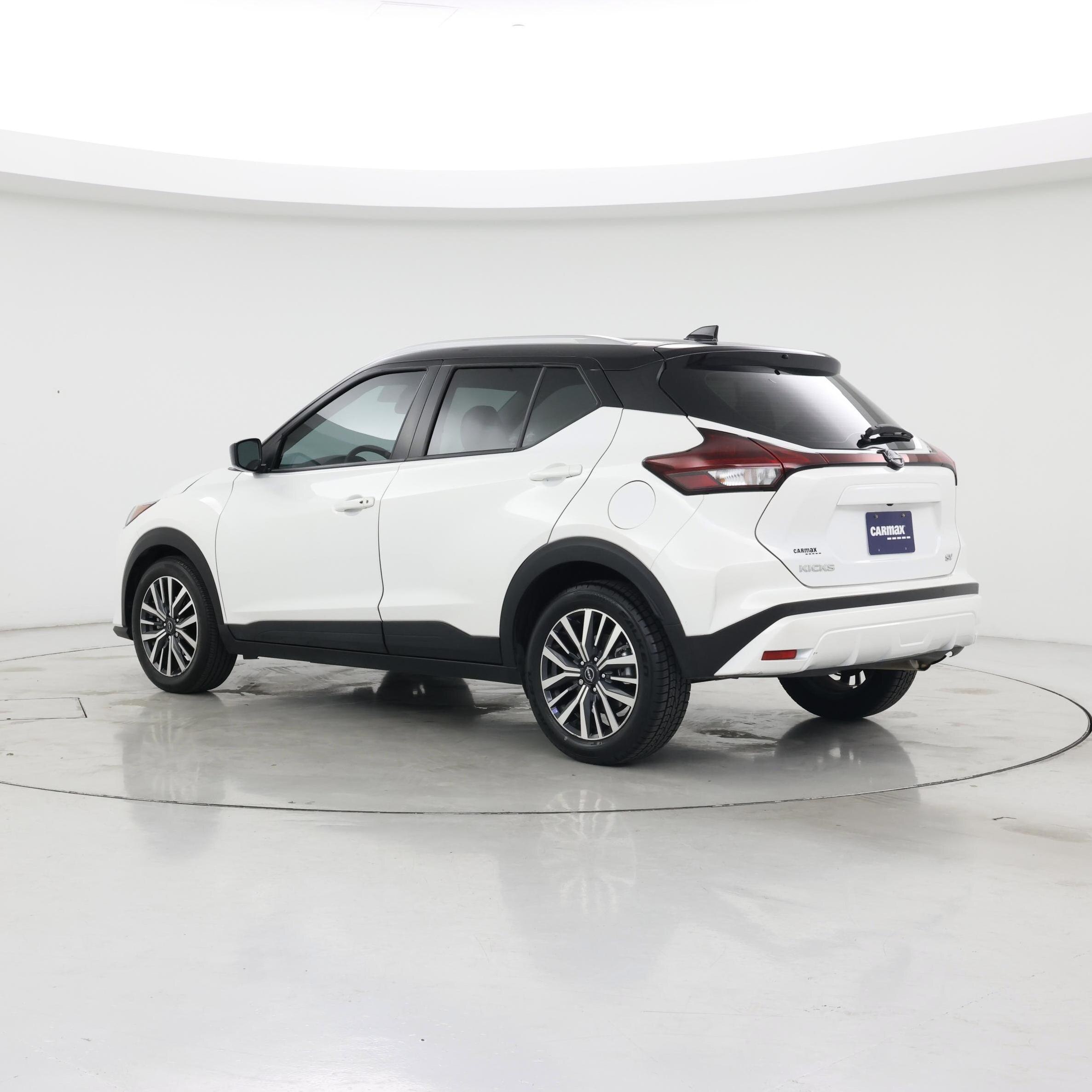 Thumbnail: 2023 Nissan Kicks - 2