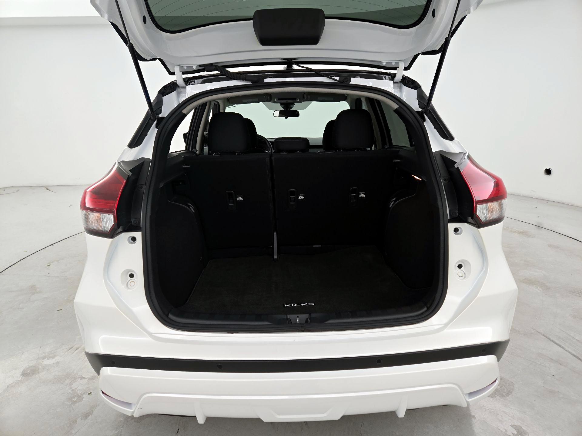 Thumbnail: 2023 Nissan Kicks - 19