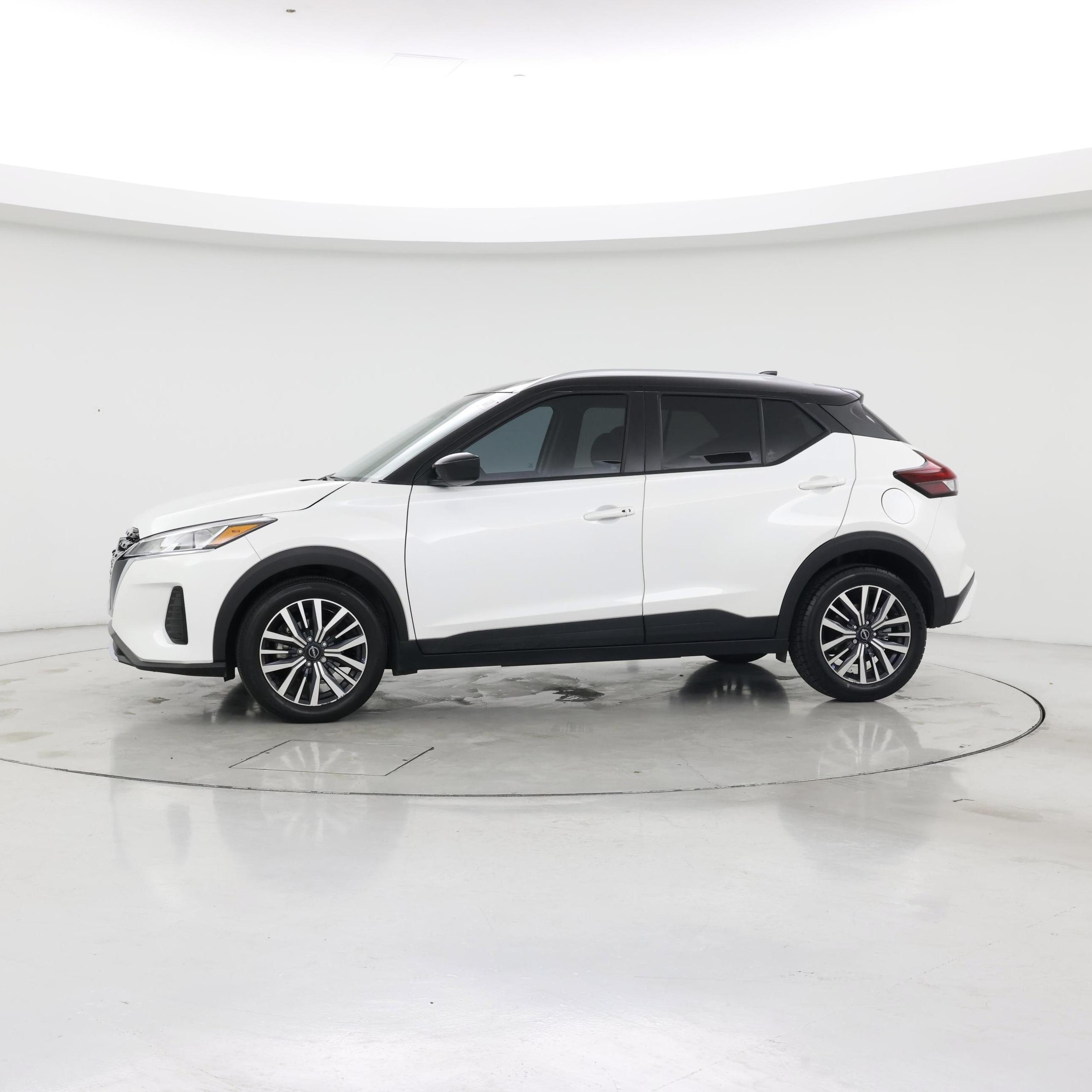 Thumbnail: 2023 Nissan Kicks - 3