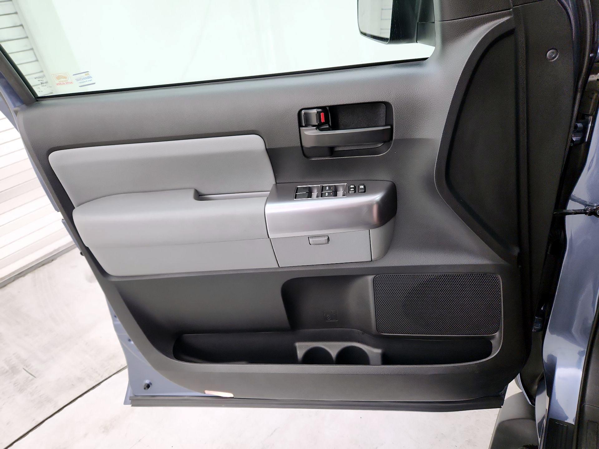 Thumbnail: 2019 Toyota Sequoia - 12