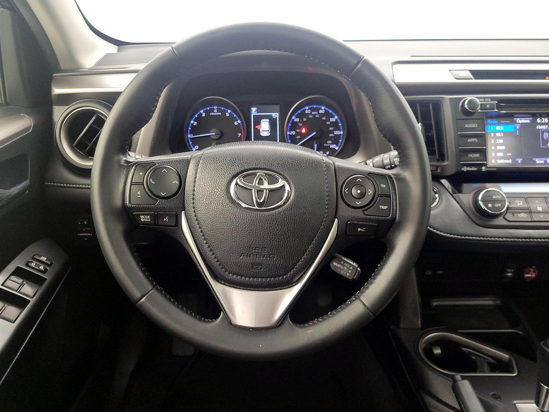 Thumbnail: 2018 Toyota RAV4 - 10