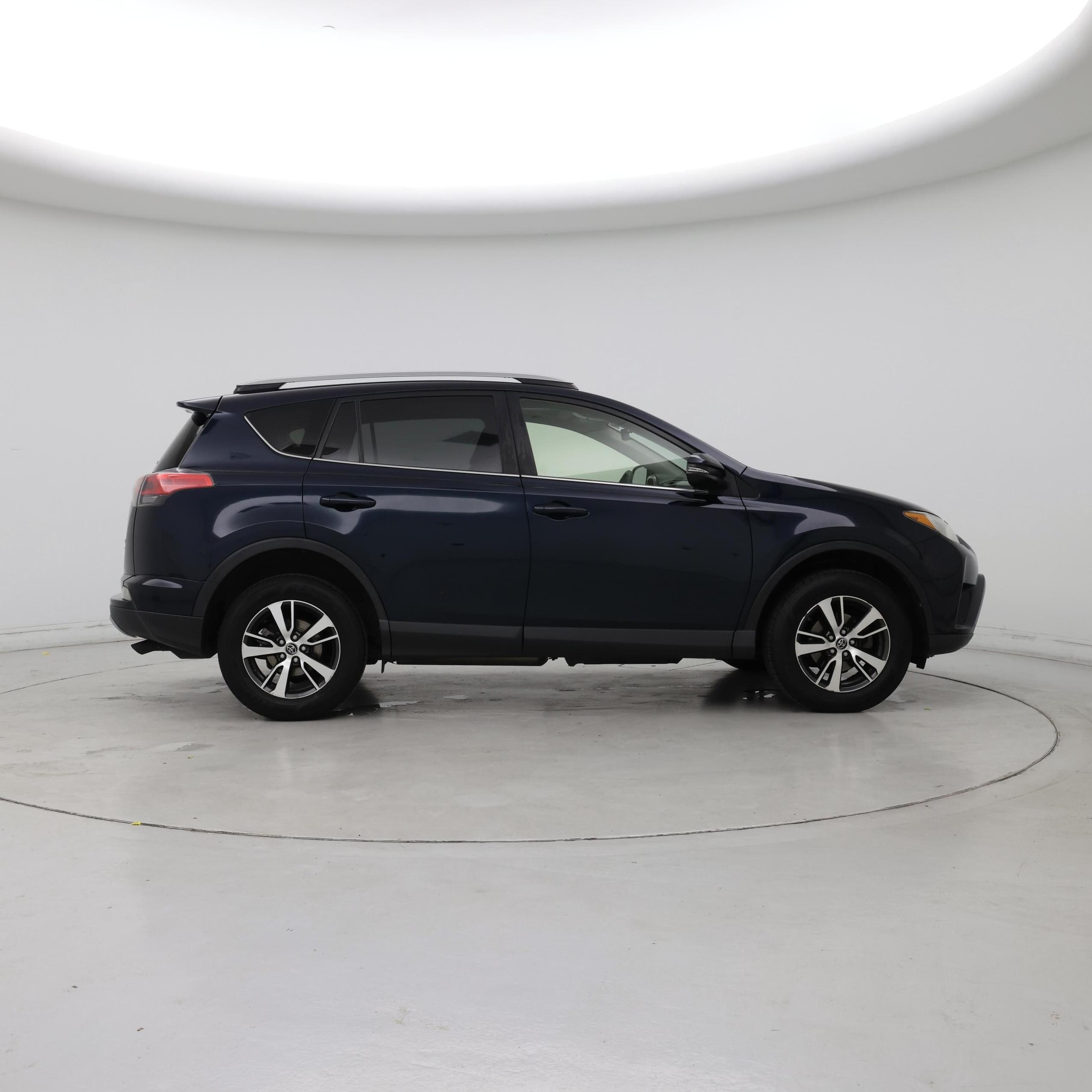 Thumbnail: 2018 Toyota RAV4 - 7