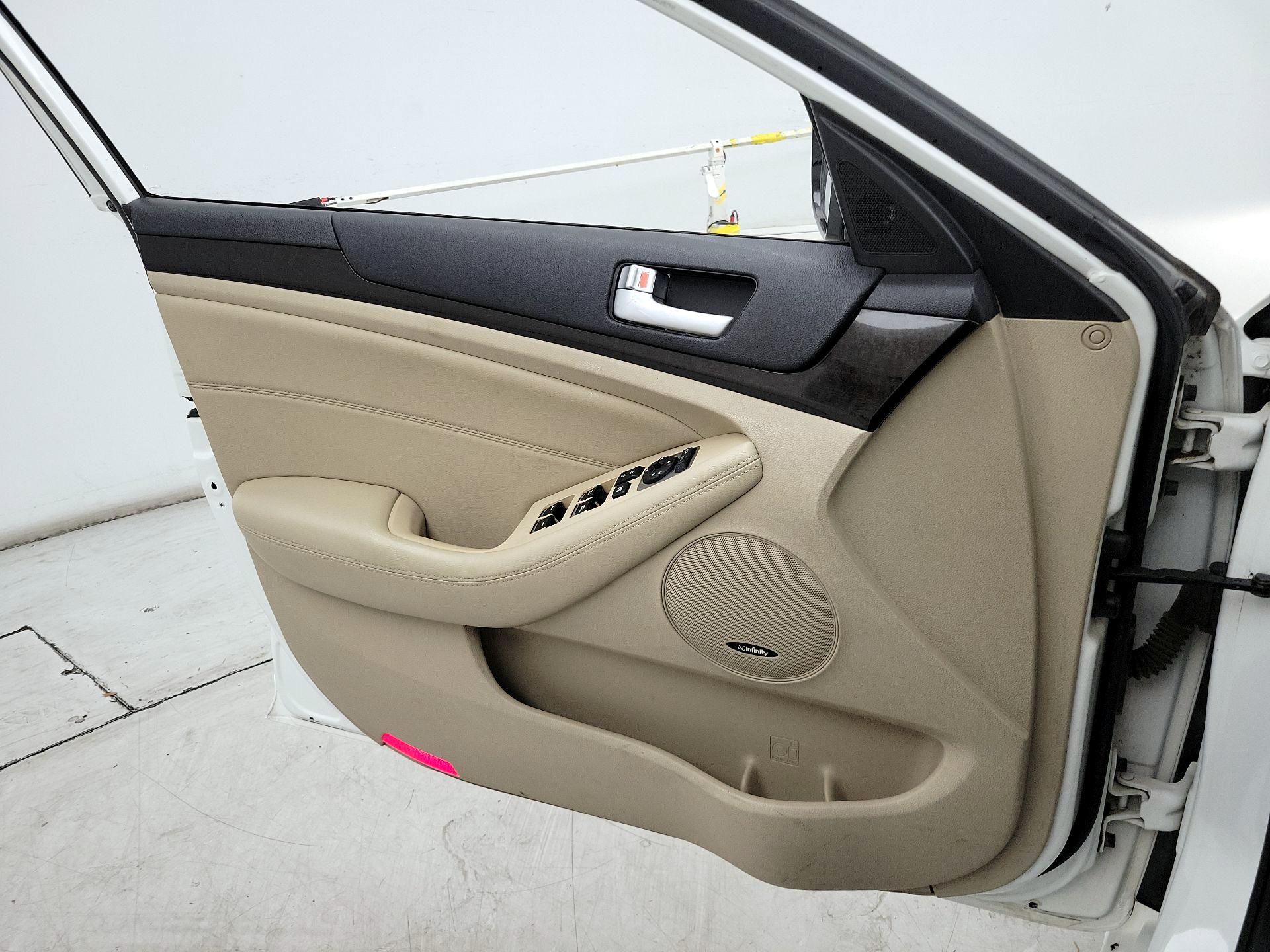 Thumbnail: 2014 Kia Cadenza - 12