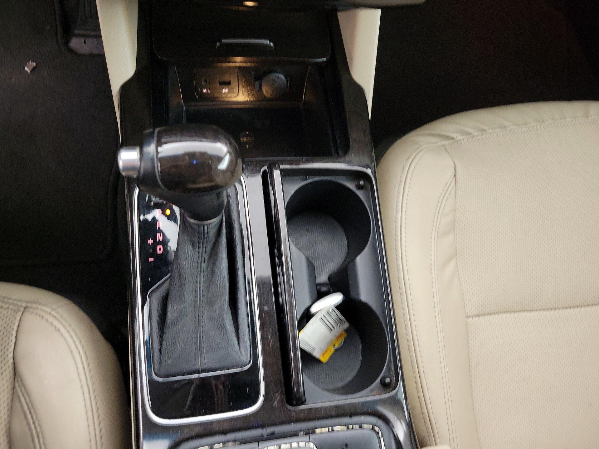 Thumbnail: 2014 Kia Cadenza - 17