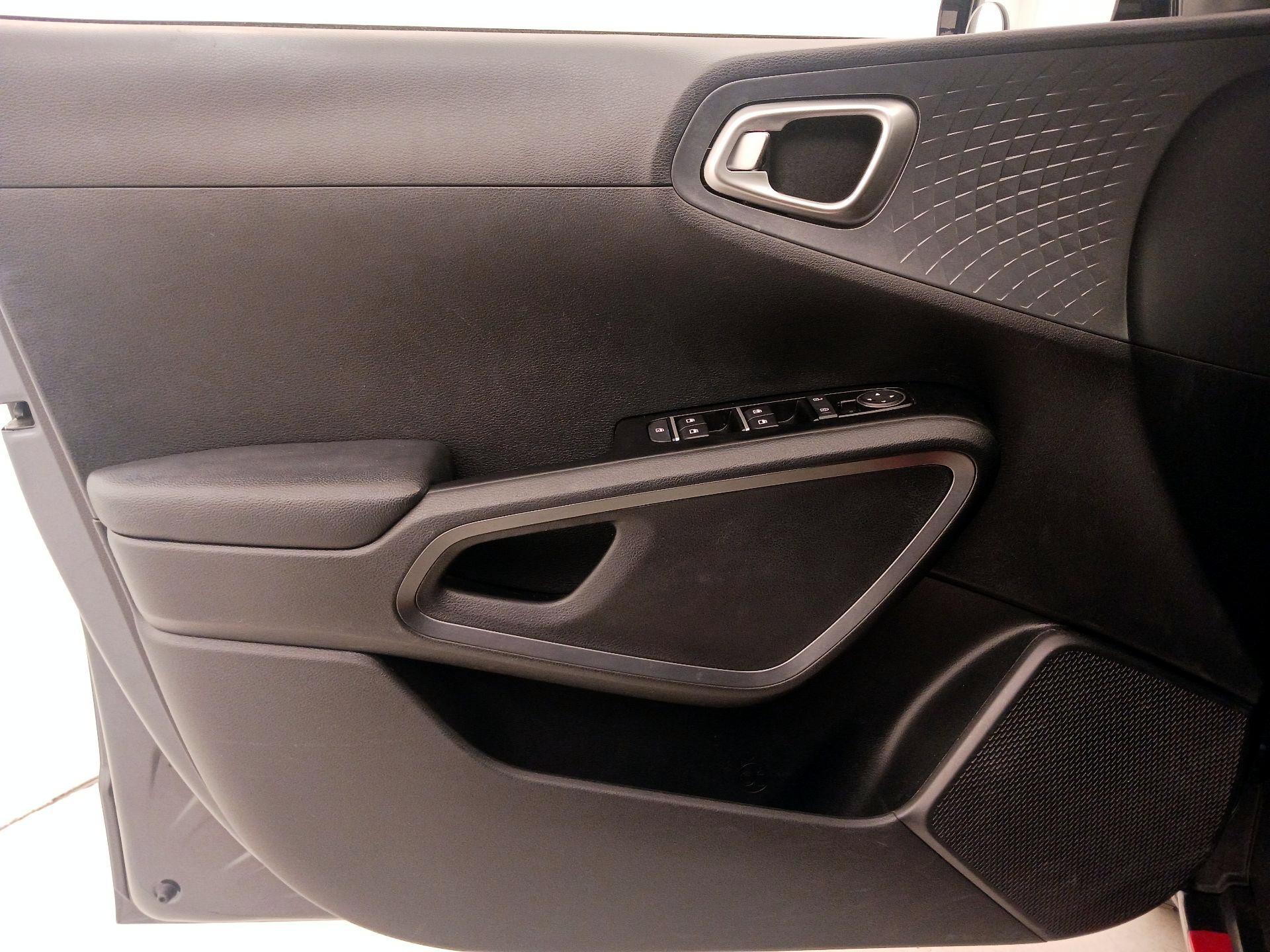 Thumbnail: 2021 Kia Soul - 12