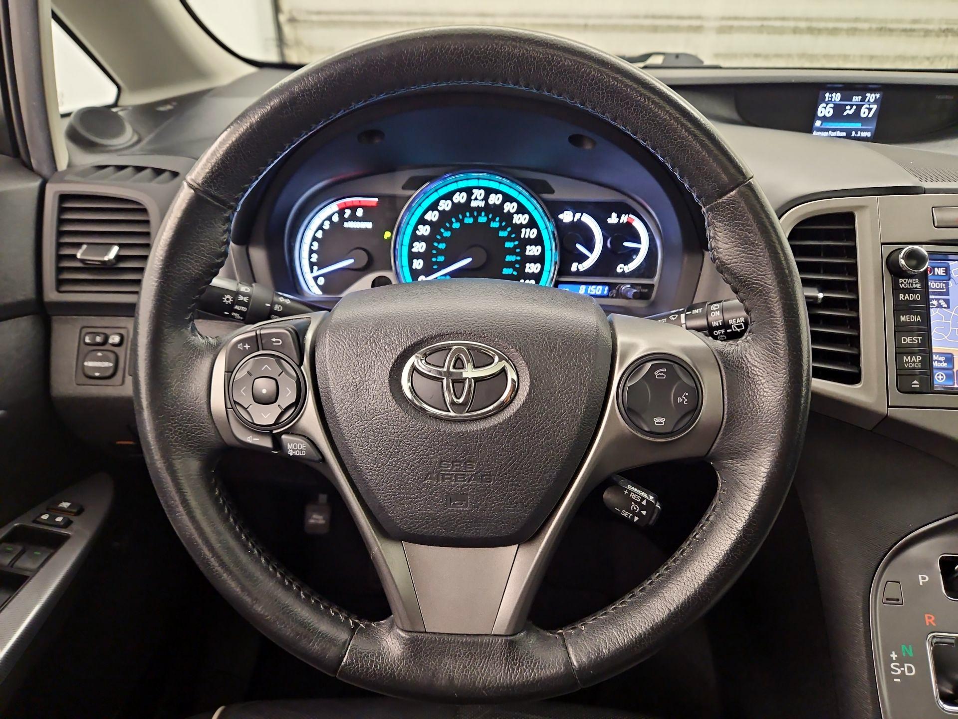 Thumbnail: 2014 Toyota Venza - 10