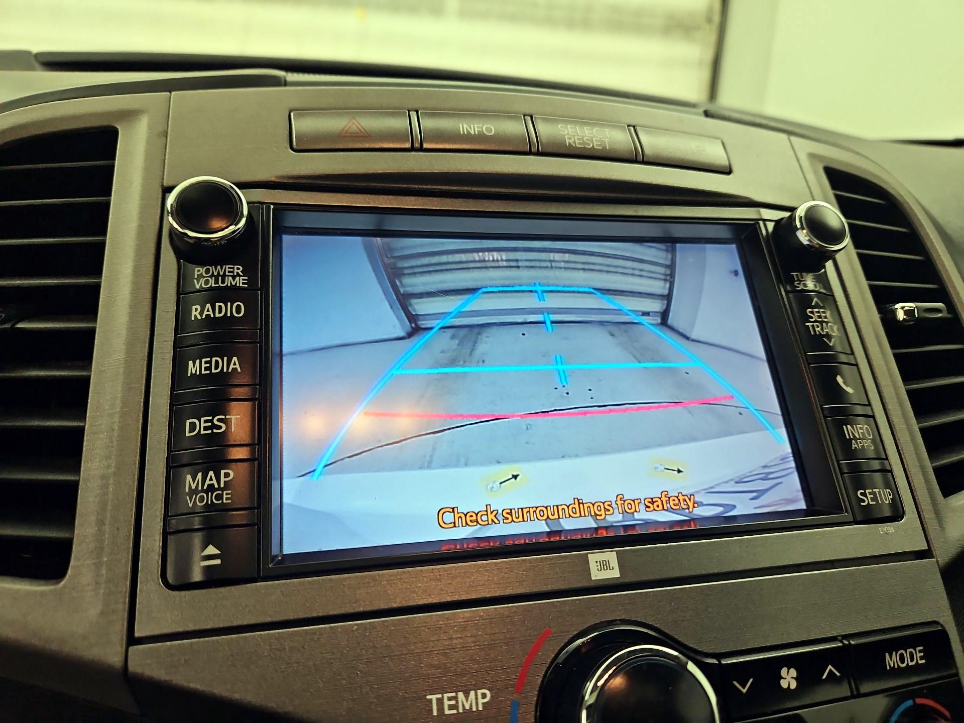 Thumbnail: 2014 Toyota Venza - 15