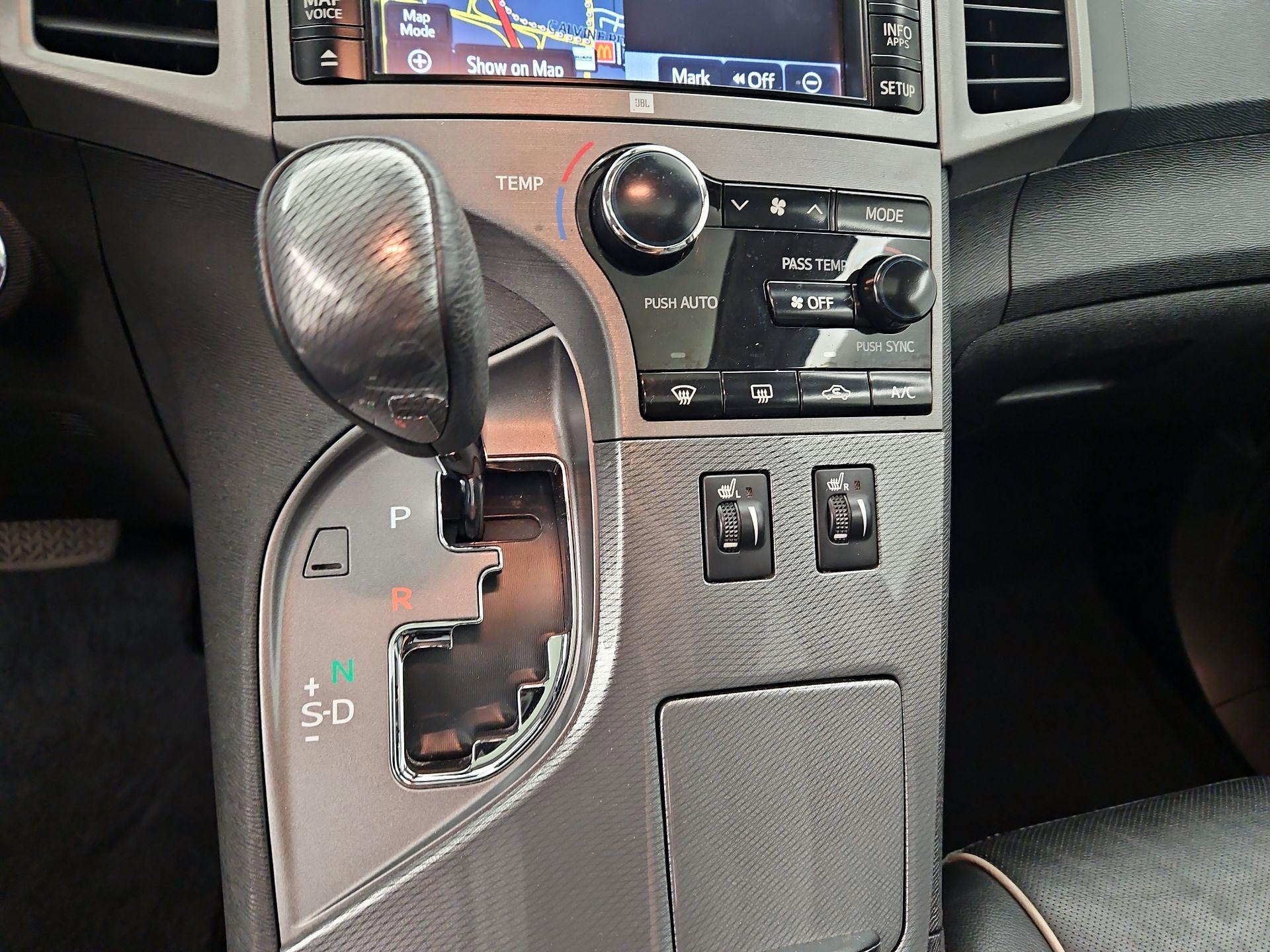 Thumbnail: 2014 Toyota Venza - 18