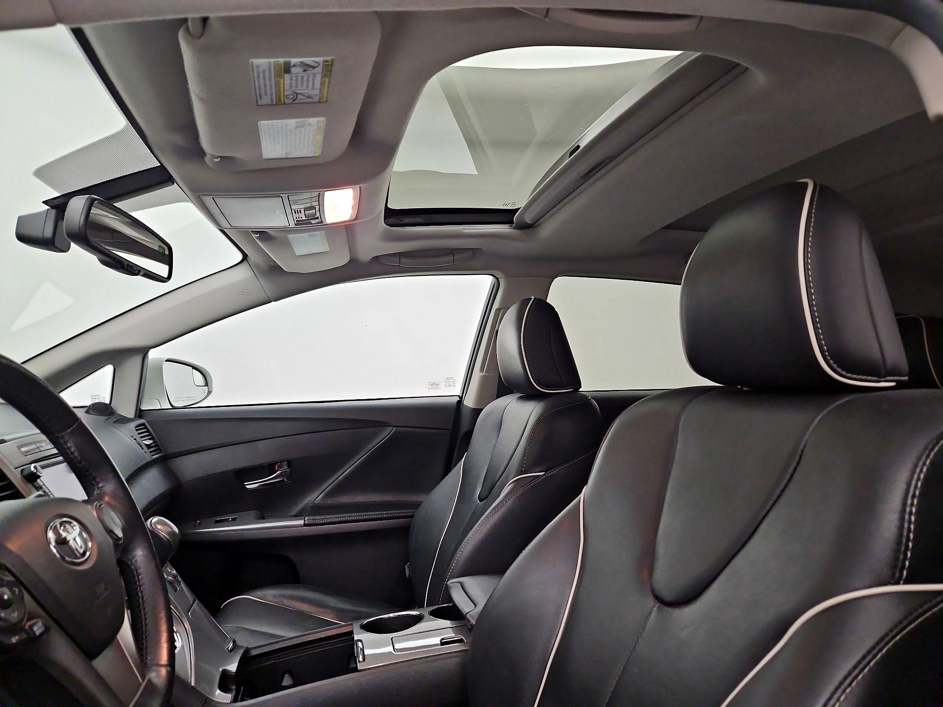 Thumbnail: 2014 Toyota Venza - 19