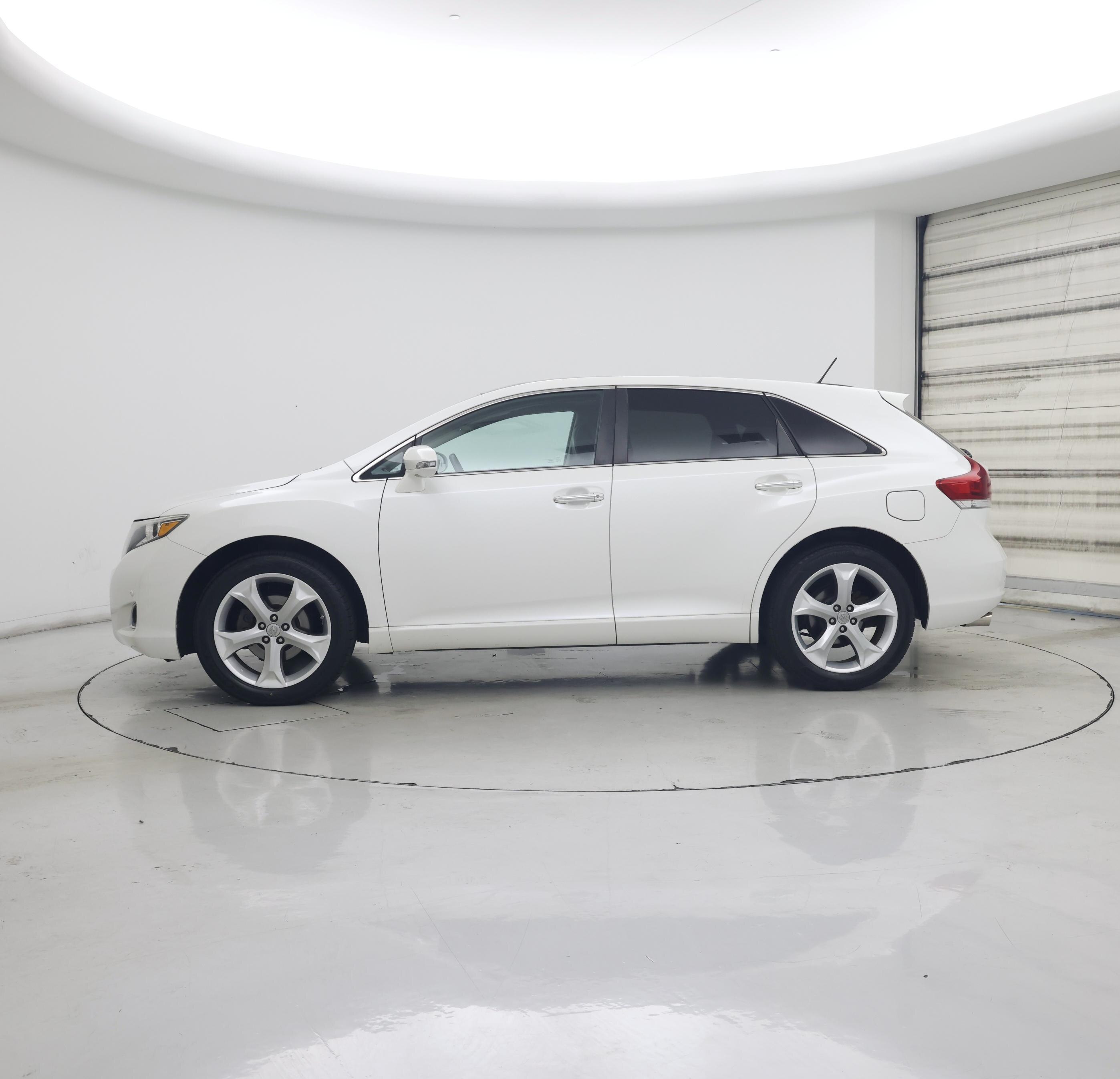 Thumbnail: 2014 Toyota Venza - 3