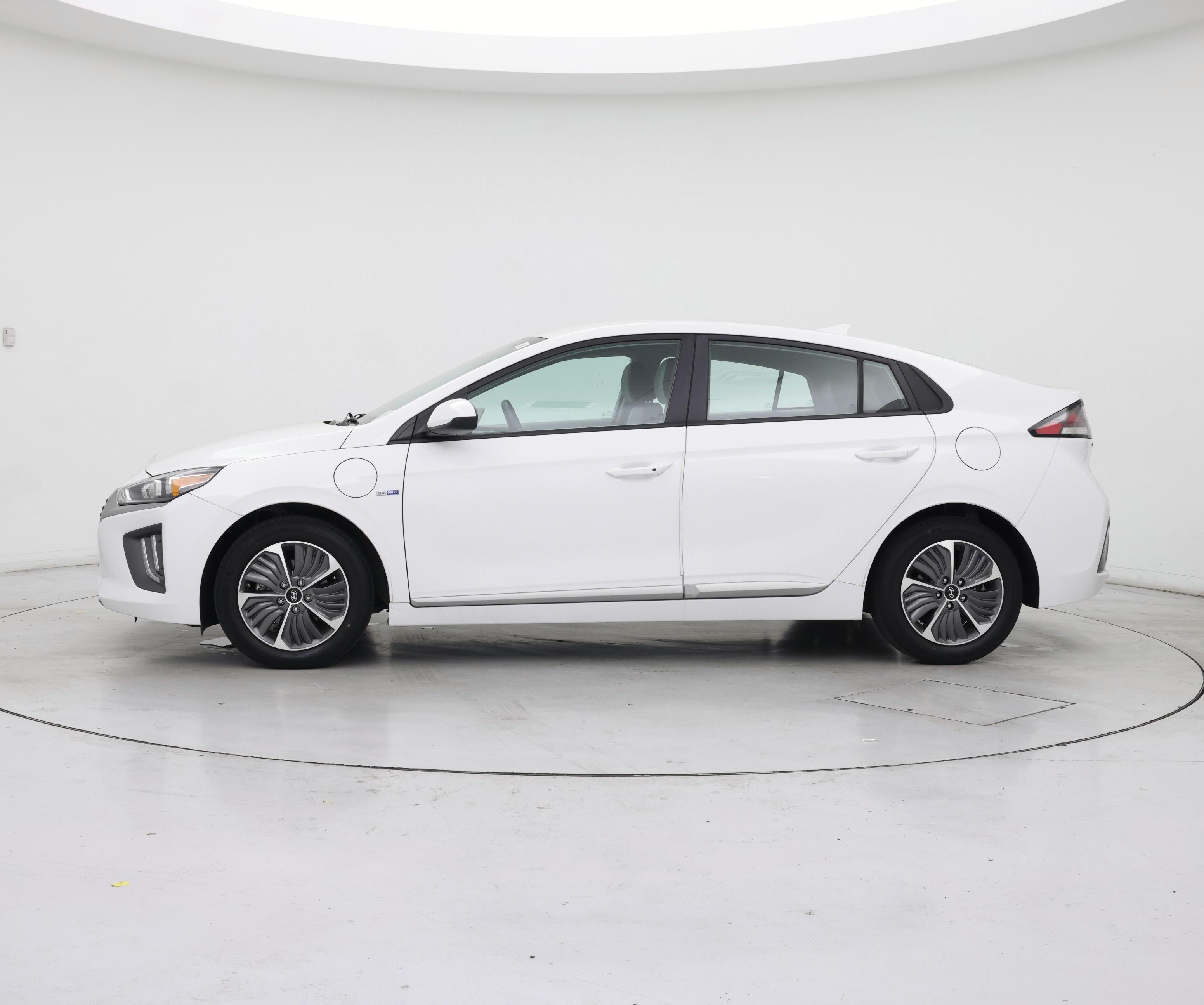 Thumbnail: 2020 Hyundai Ioniq - 3