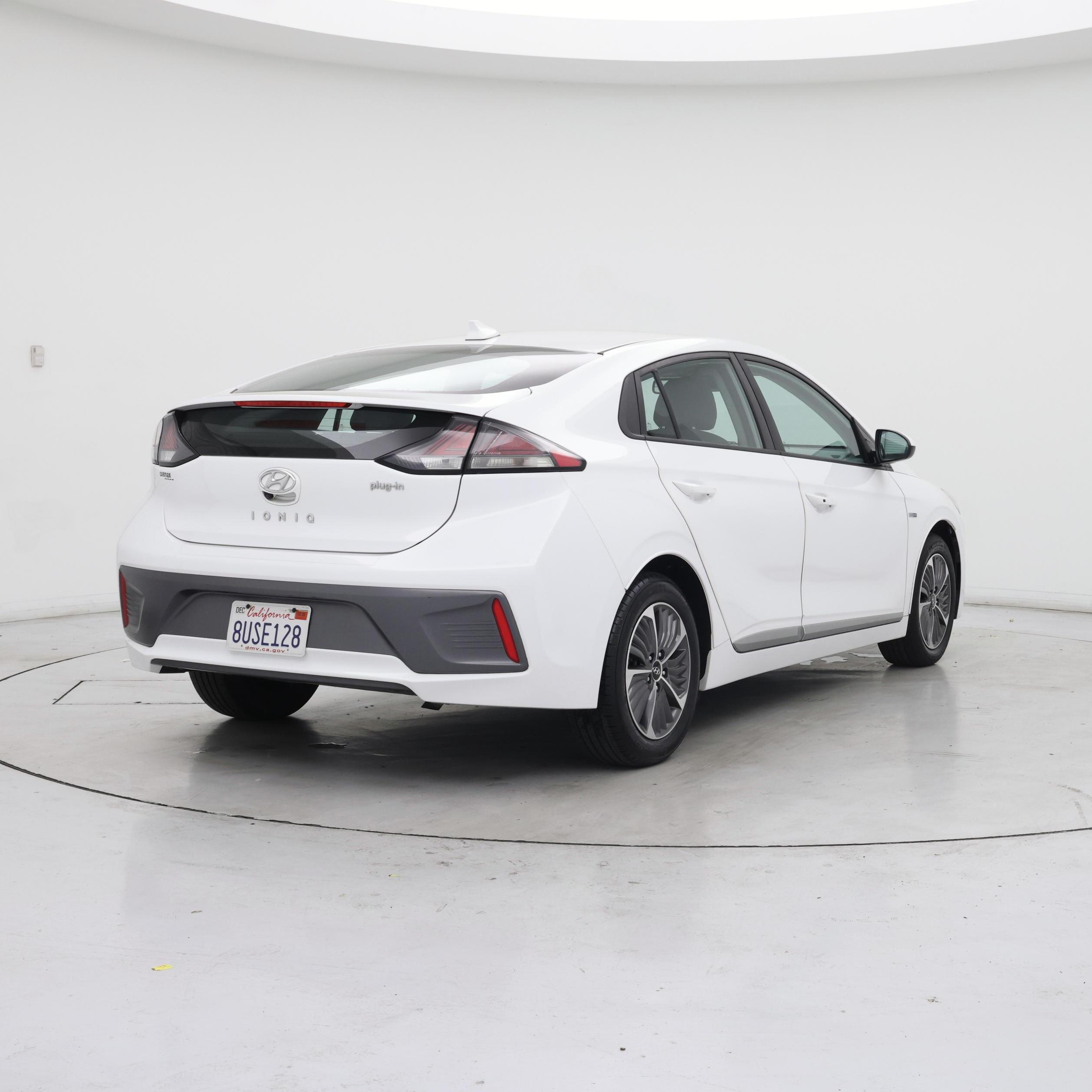 Thumbnail: 2020 Hyundai Ioniq - 8