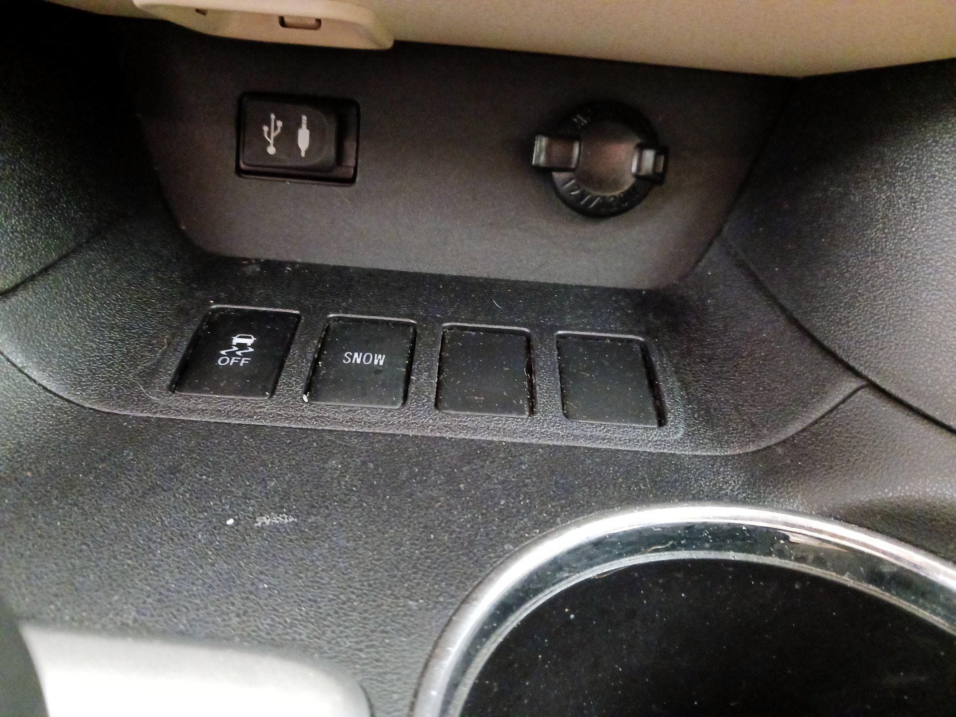 Thumbnail: 2014 Toyota Highlander - 19