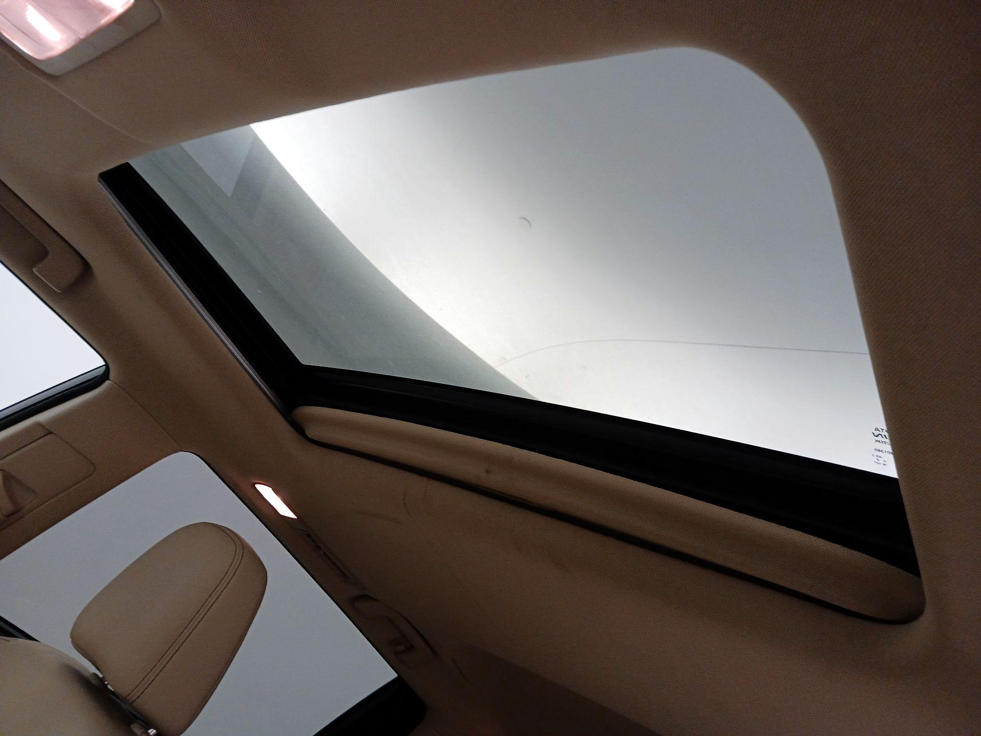 Thumbnail: 2014 Toyota Highlander - 20