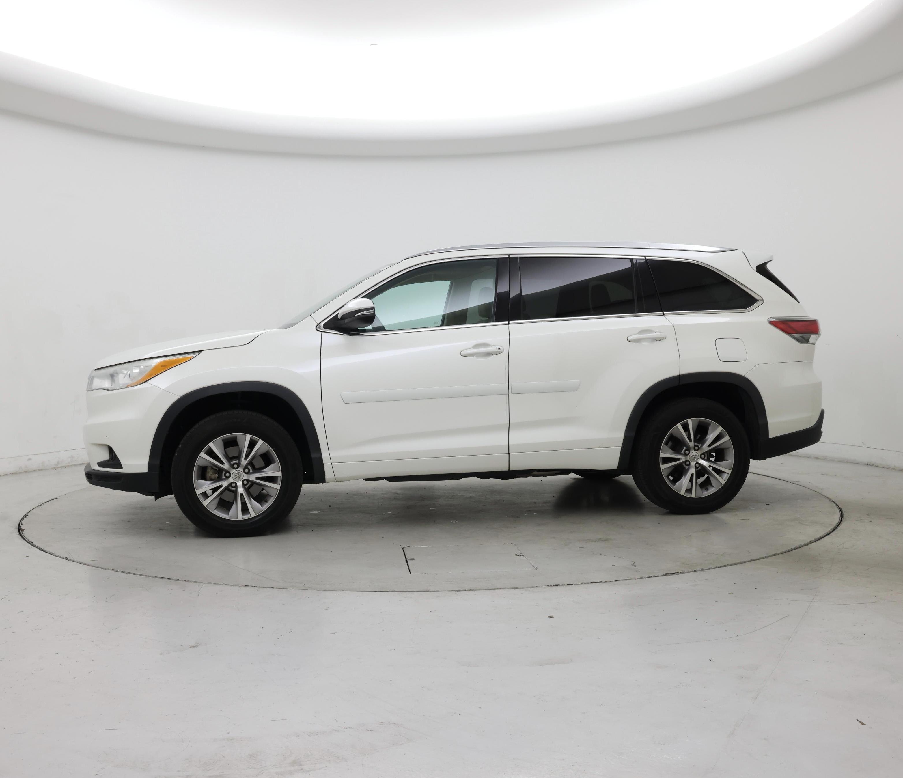 Thumbnail: 2014 Toyota Highlander - 3