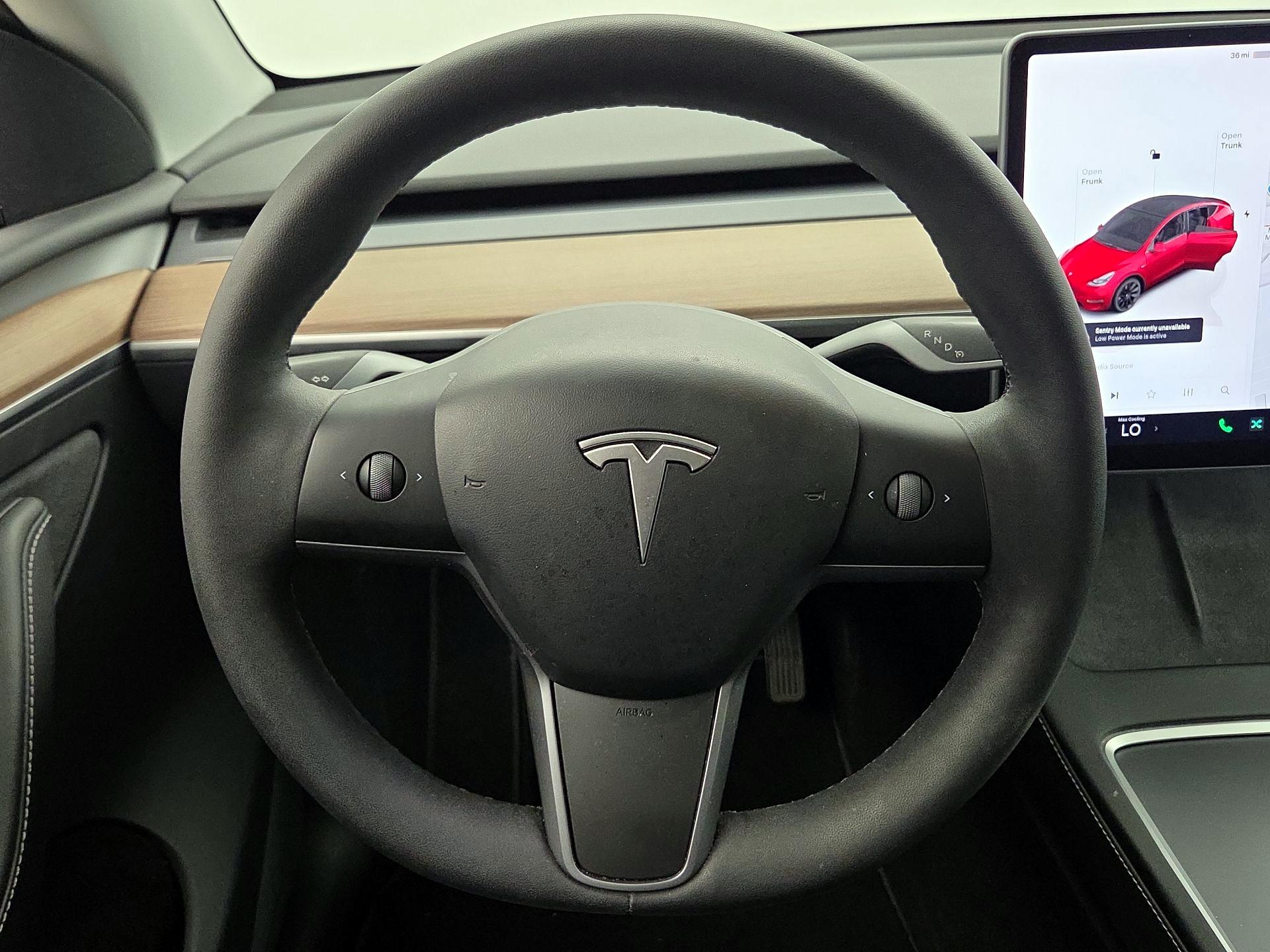 Thumbnail: 2023 Tesla Model Y - 10