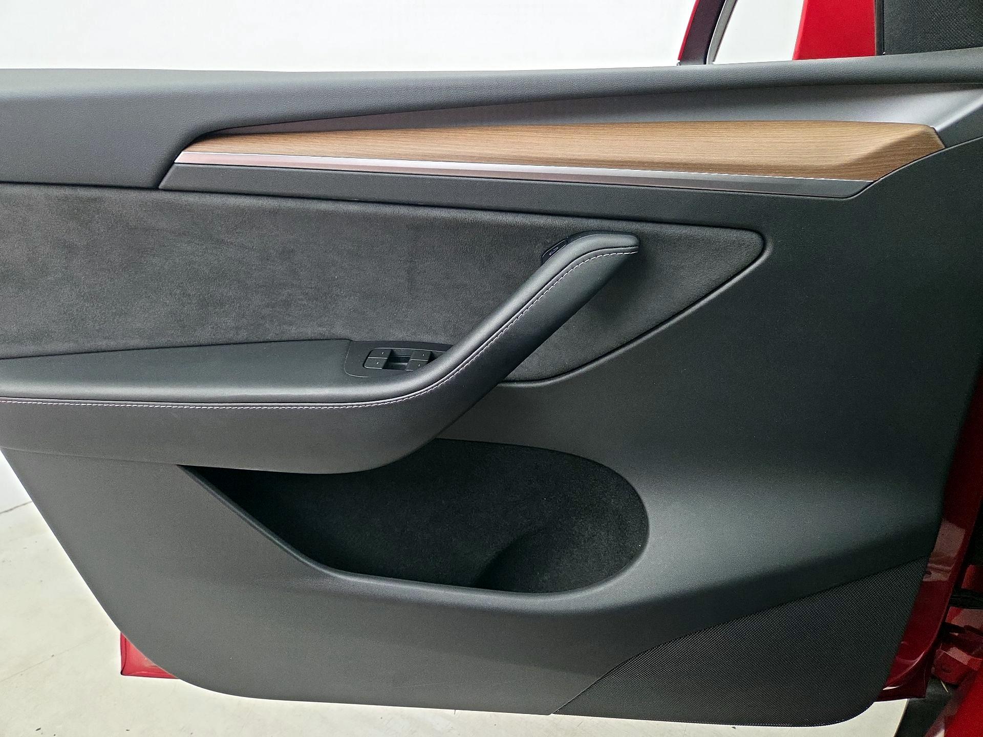 Thumbnail: 2023 Tesla Model Y - 12