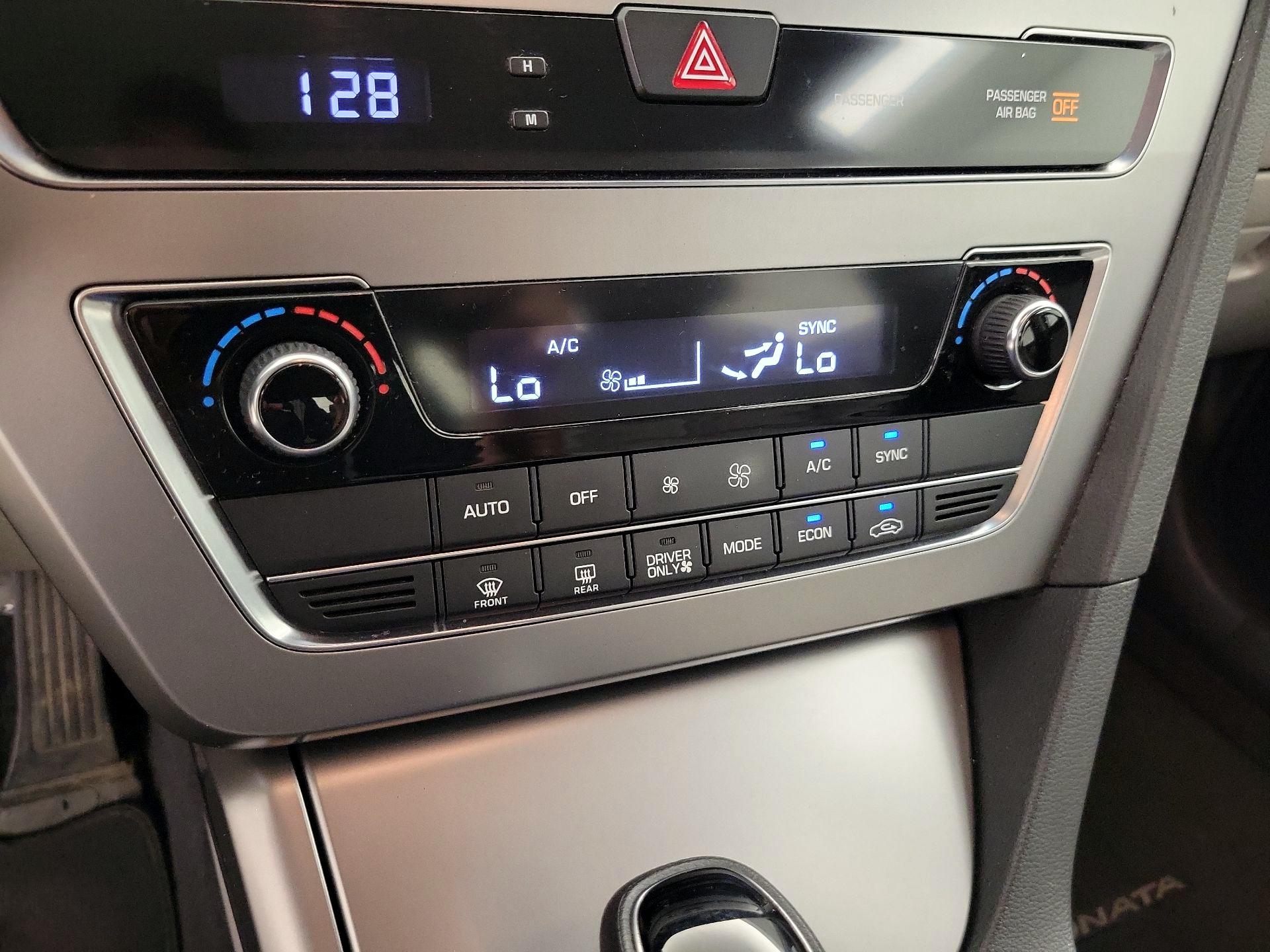 Thumbnail: 2016 Hyundai Sonata - 16