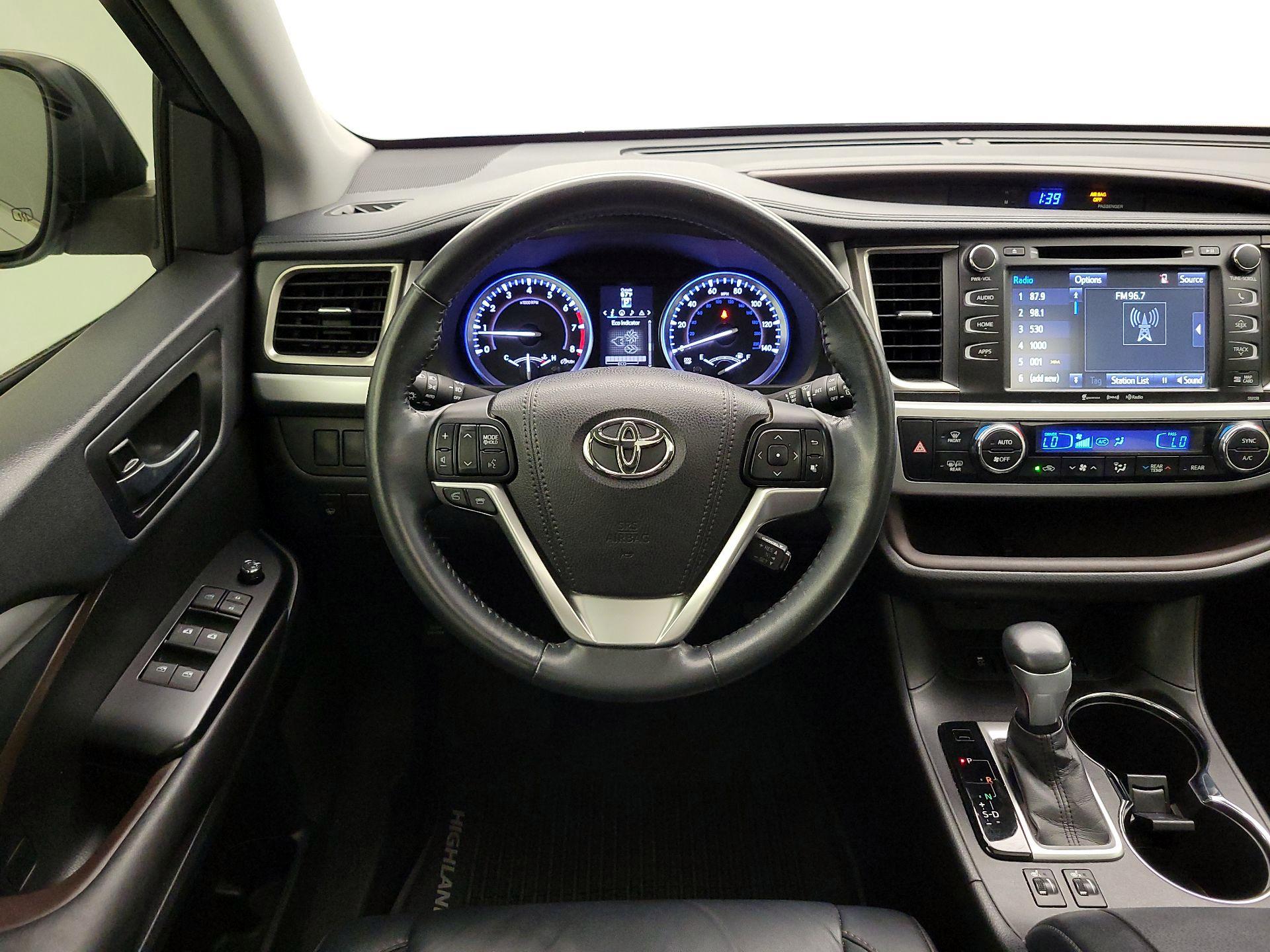Thumbnail: 2016 Toyota Highlander - 10