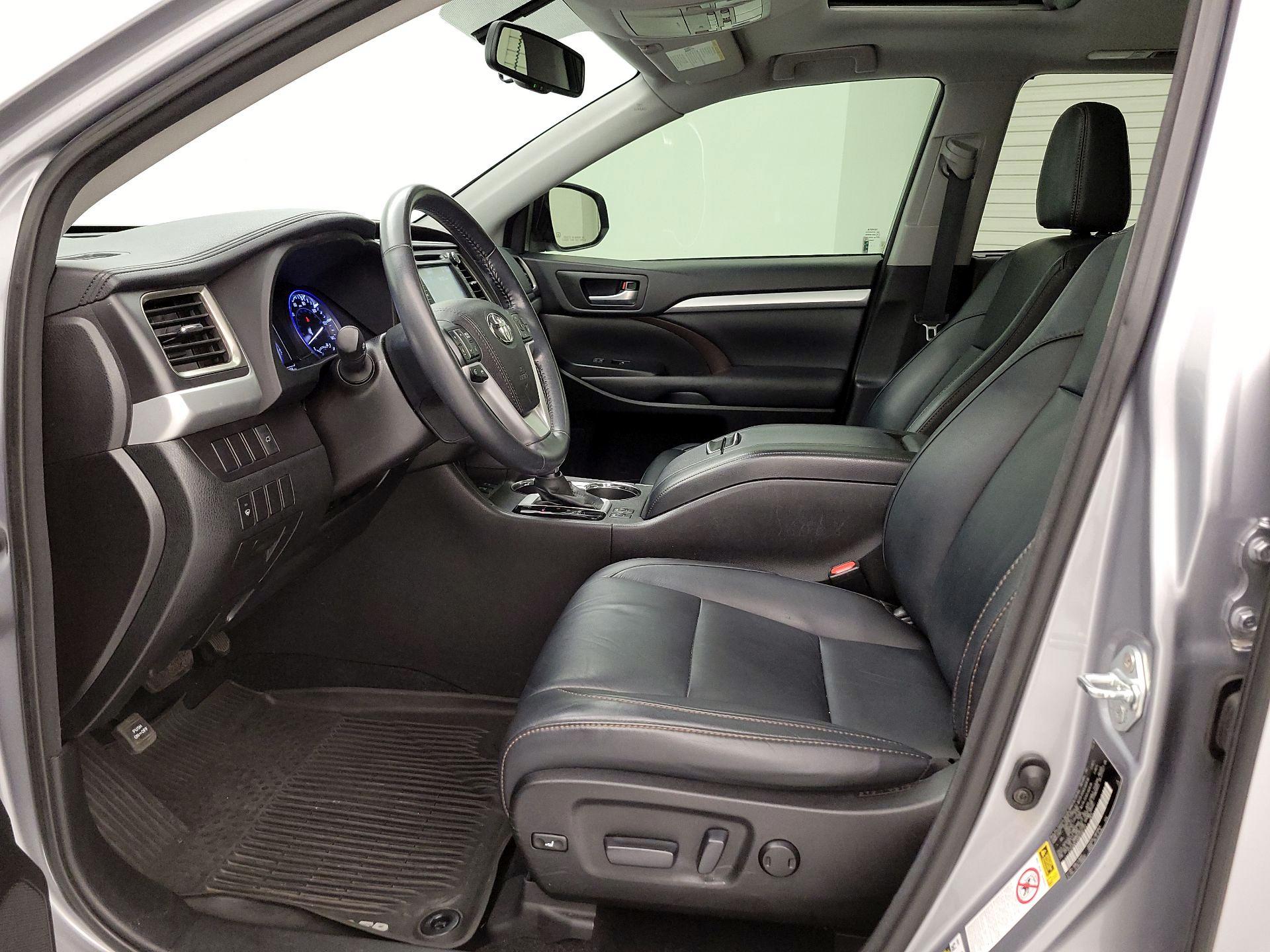 Thumbnail: 2016 Toyota Highlander - 11