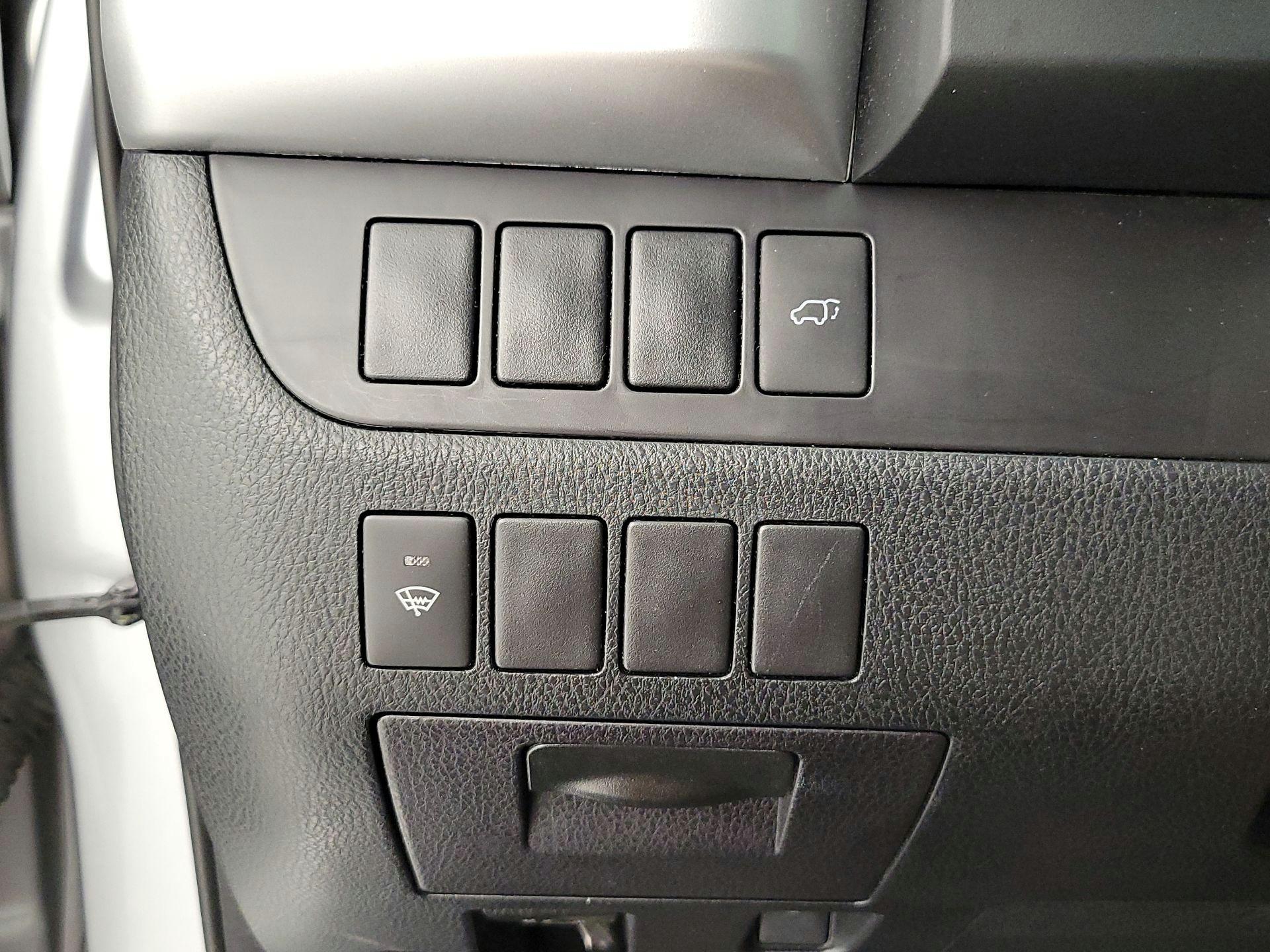 Thumbnail: 2016 Toyota Highlander - 13