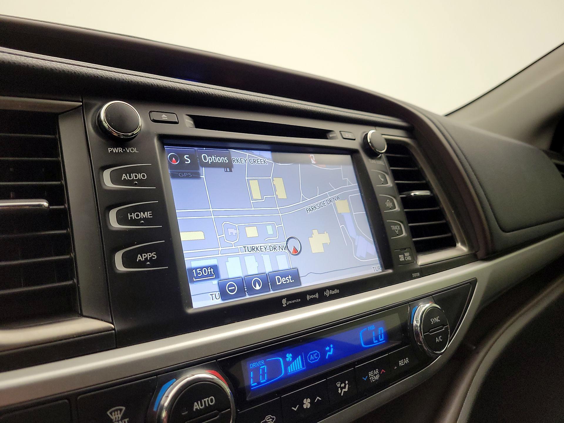 Thumbnail: 2016 Toyota Highlander - 14