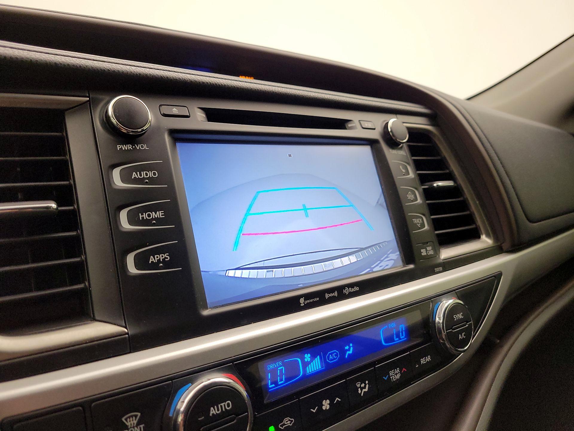 Thumbnail: 2016 Toyota Highlander - 15