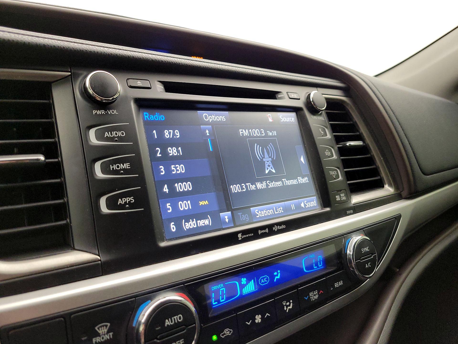 Thumbnail: 2016 Toyota Highlander - 16