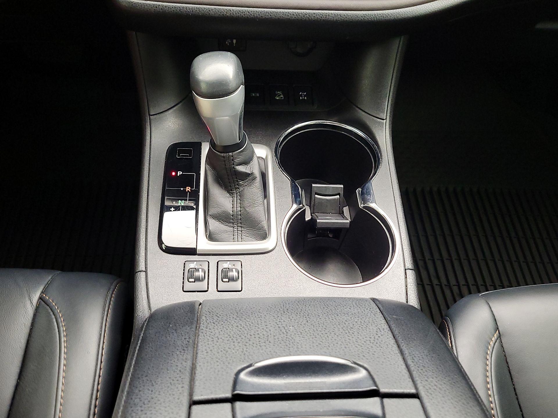 Thumbnail: 2016 Toyota Highlander - 18