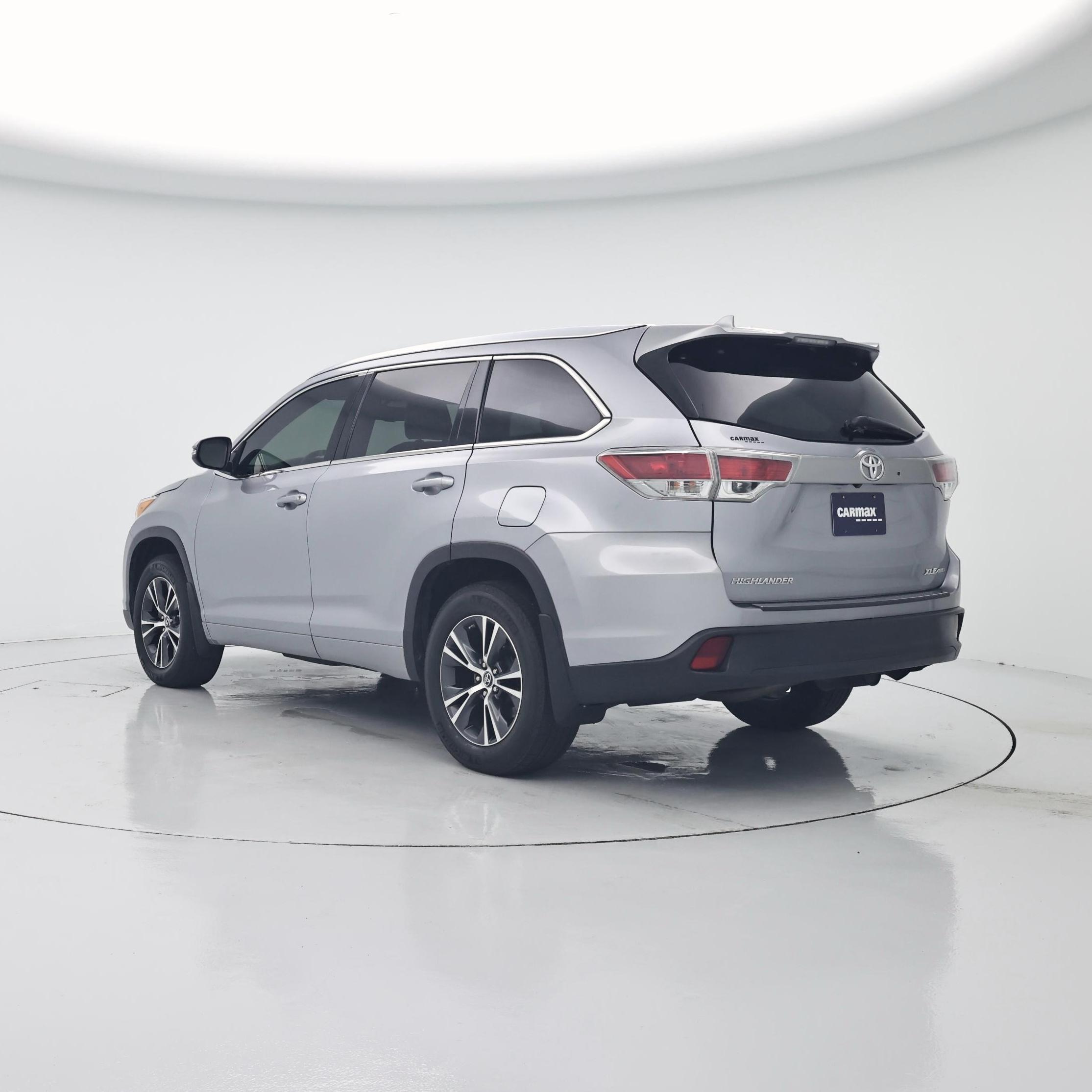 Thumbnail: 2016 Toyota Highlander - 2