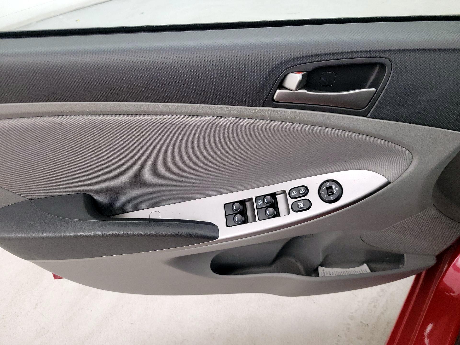 Thumbnail: 2016 Hyundai Accent - 12